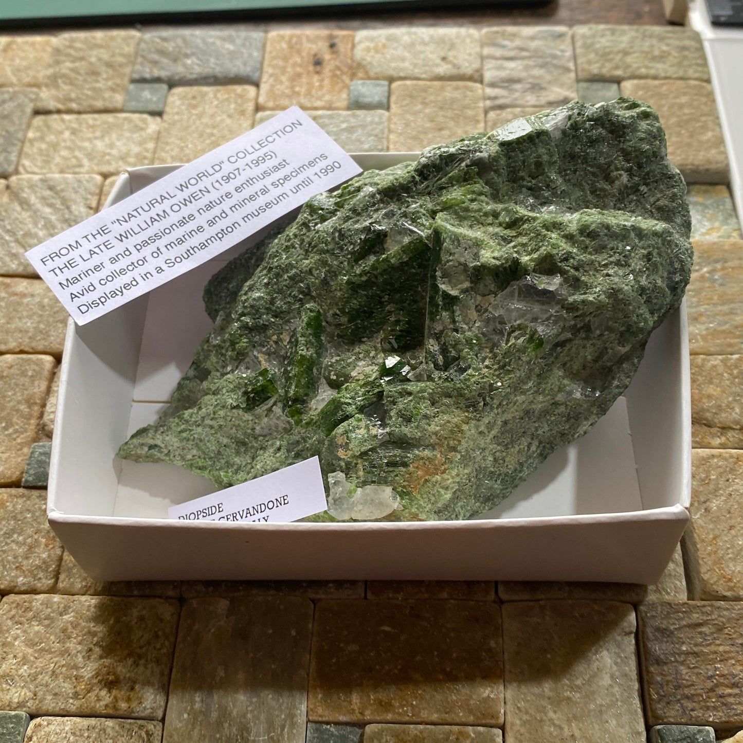 DIOPSIDE : MONTE CERVANDONE, DEVERO ALP, PIEDMONT - ITALY 304g MF4552