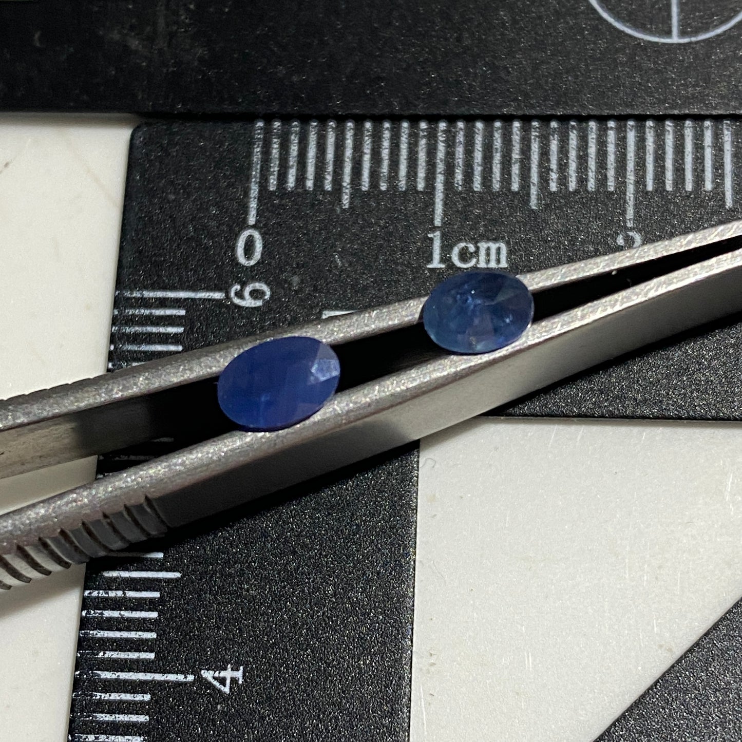 SAPPHIRE CORUNDUM GEMSTONES x 2 : RATNAPURA, SRI LANKA. 0.80Ct. MFG5475