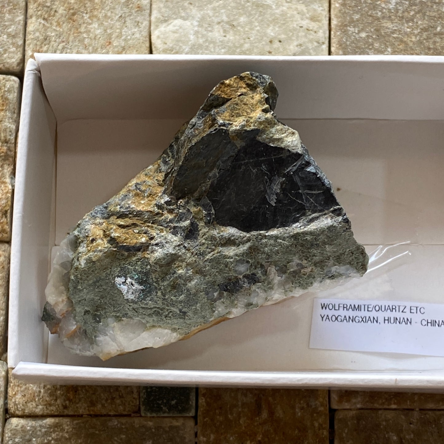 WOLFRAMITE/CHLORITE/QUARTZ : YAOGANGXIAN, HUNAN, CHINA 64g MF5232