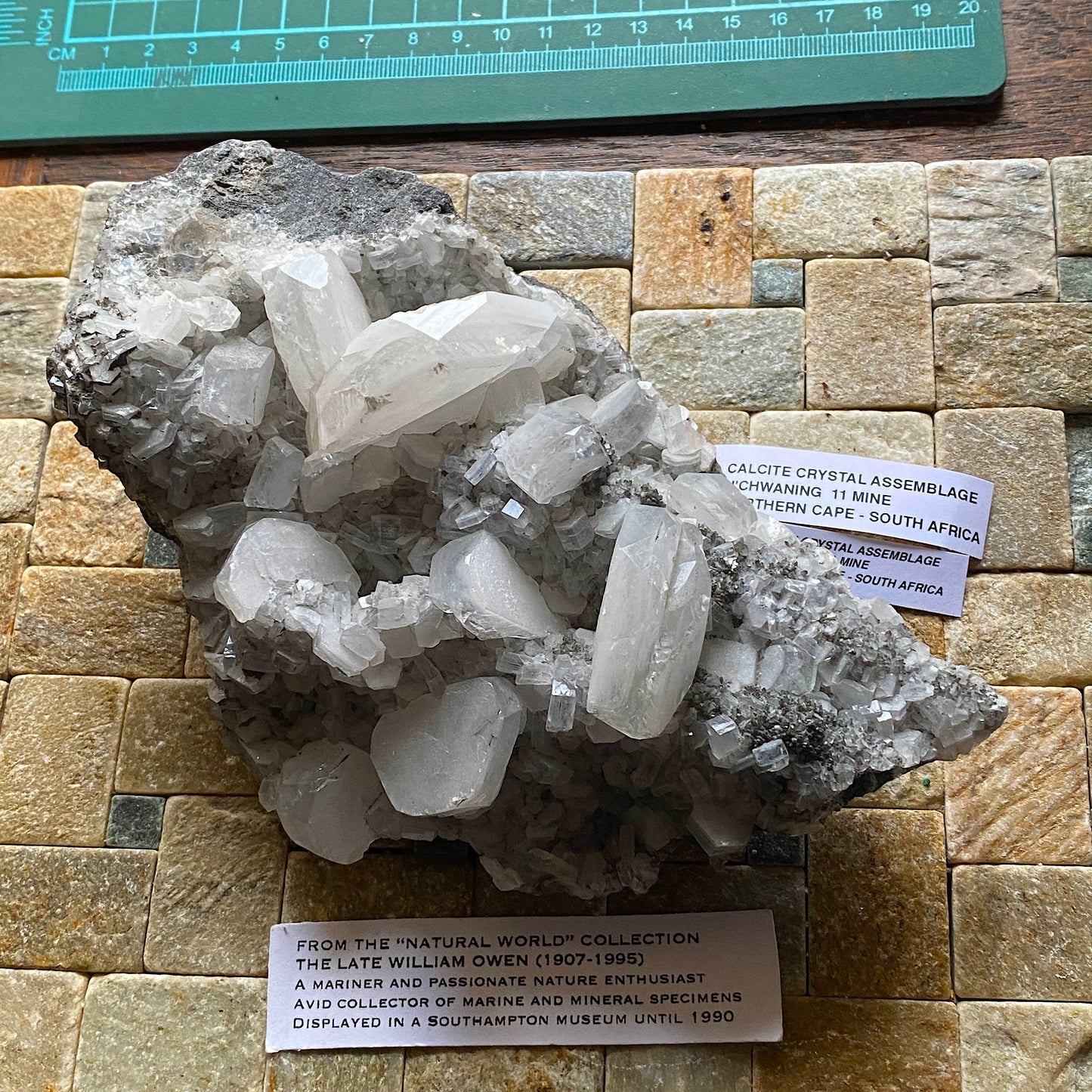 CALCITE CRYSTAL ASSEMBLAGE, NORTHERN CAPE, SOUTH AFRICA. SUBSTANTIAL 838g MF1594