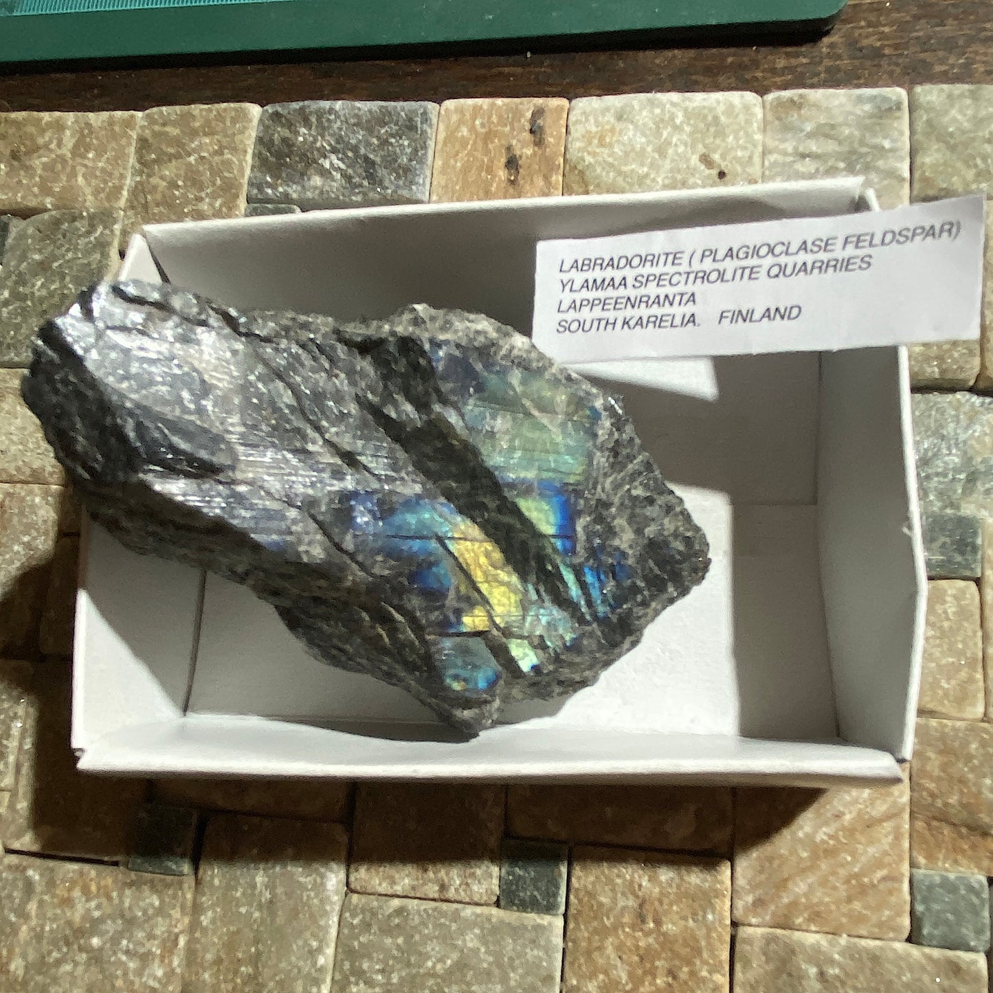 LABRADORITE FROM YLAMAA SPECTROLITE QUARRIES, SOUTH KARELIA, FINLAND 248g MF1683