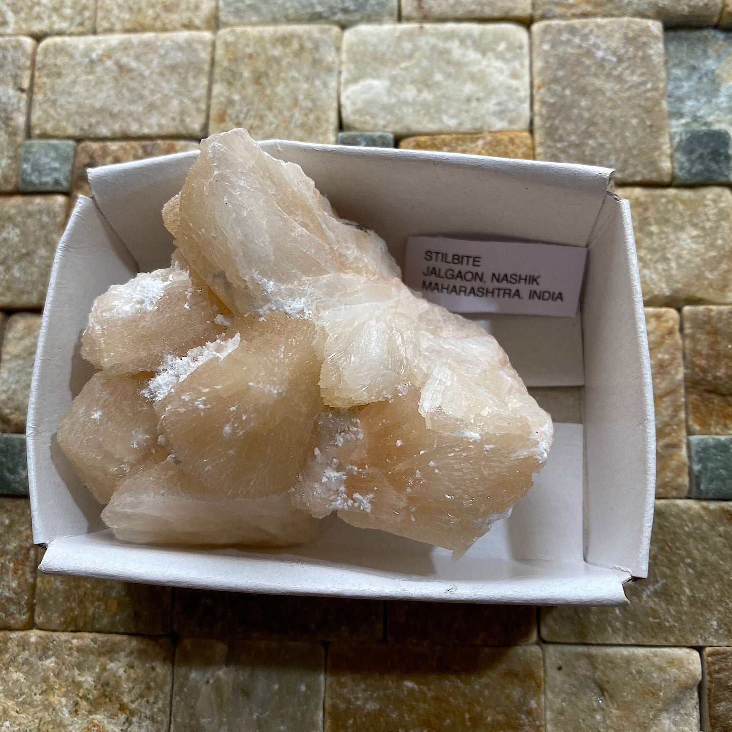 STILBITE : JALGAON, NASHIK, MAHARASHTRA, INDIA 101g MF1738