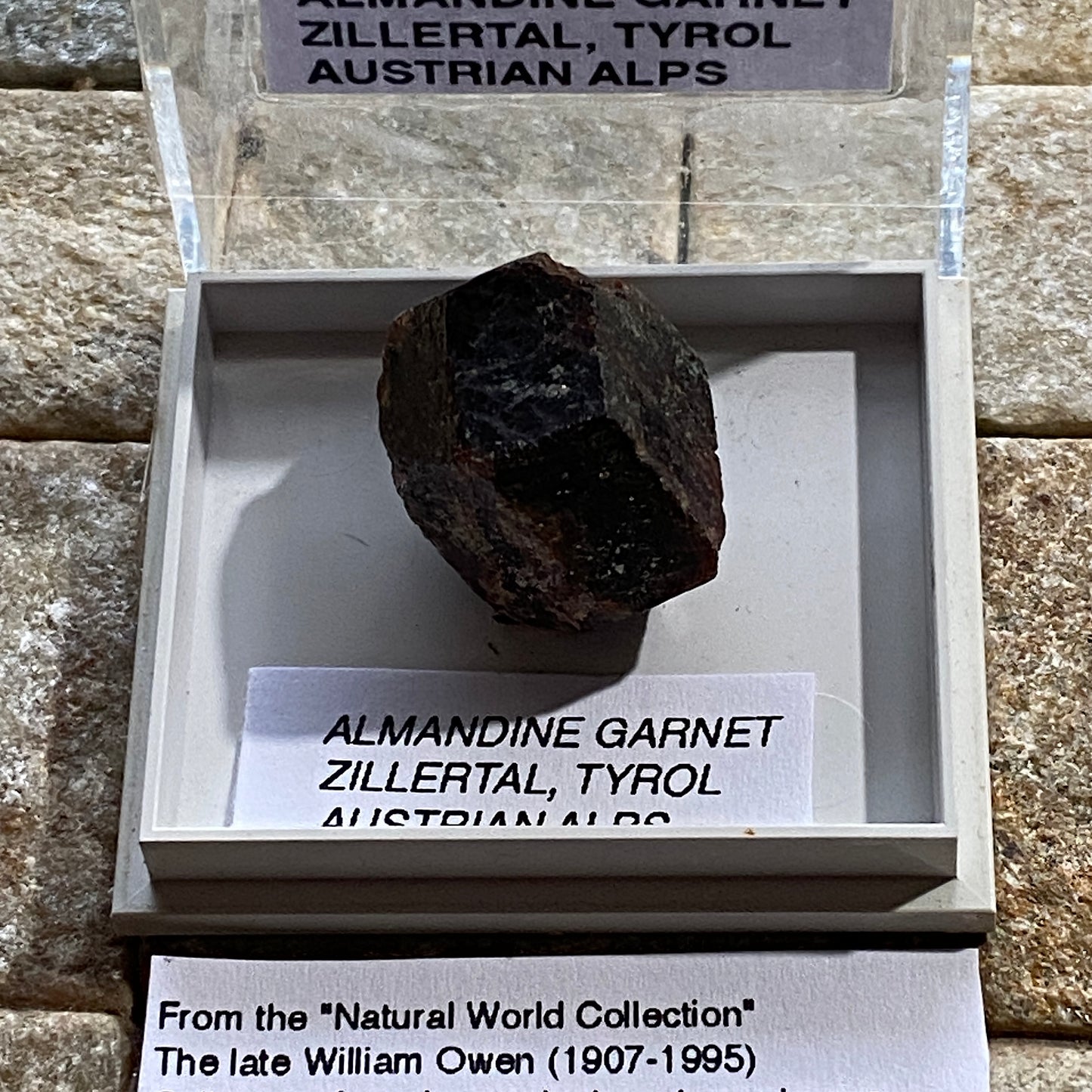 ALMANDINE GARNET - ZILLERTAL, TYROL, AUSTRIAN ALPS. 9g MF4456