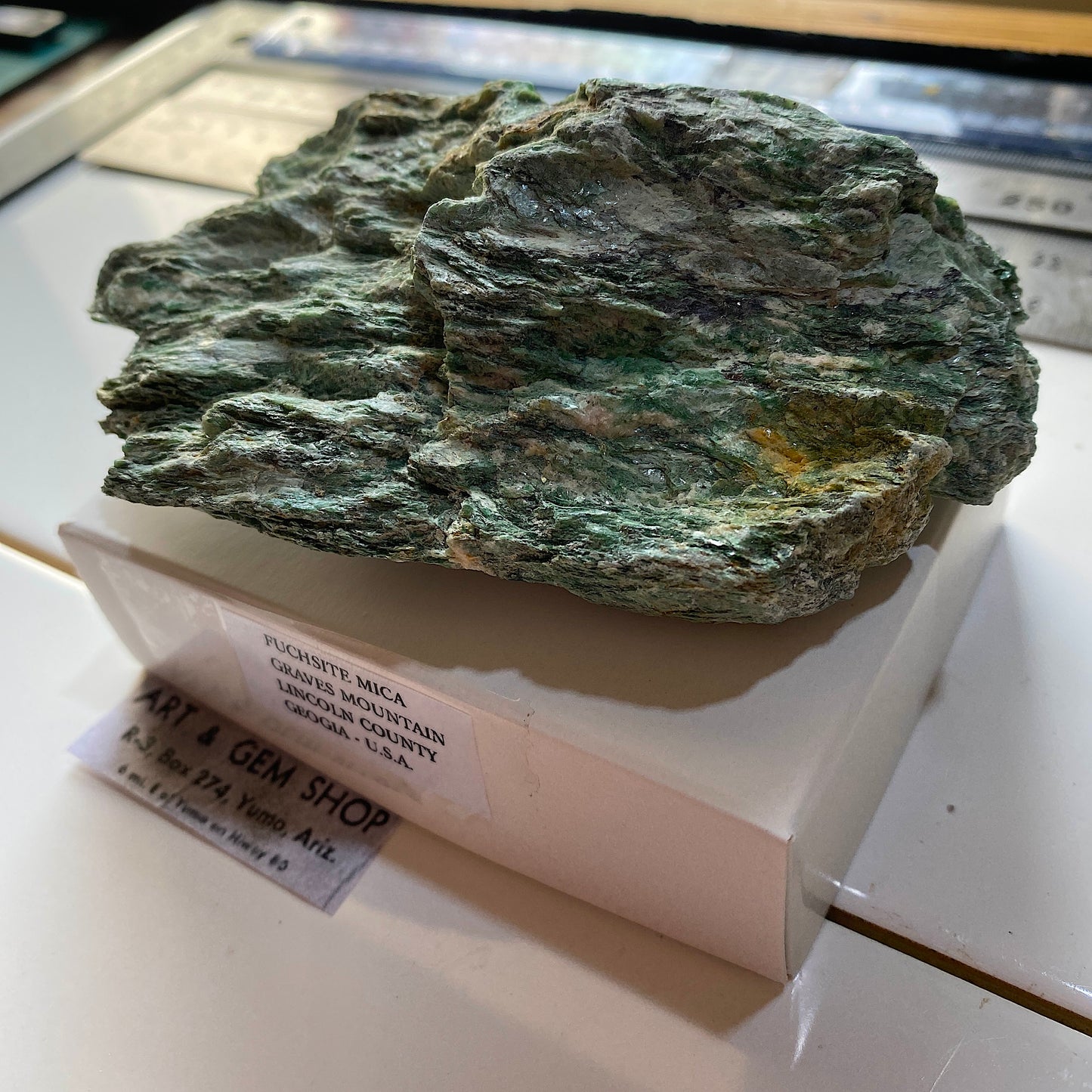 FUCHSITE MICA : GRAVES MOUNTAIN, LINCOLN COUNTY, GEORGIA, U.S.A. 306g MF5298