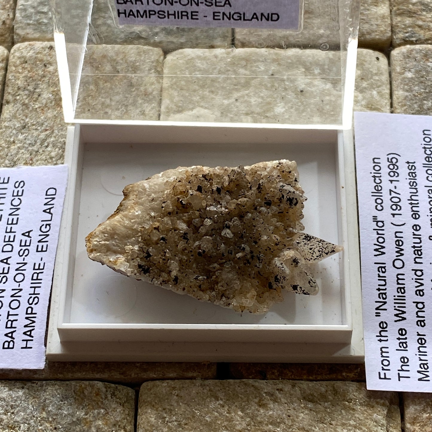 CALCITE WITH GOETHITE - BARTON -ON-SEA, HAMPSHIRE, ENGLAND 5g MF301