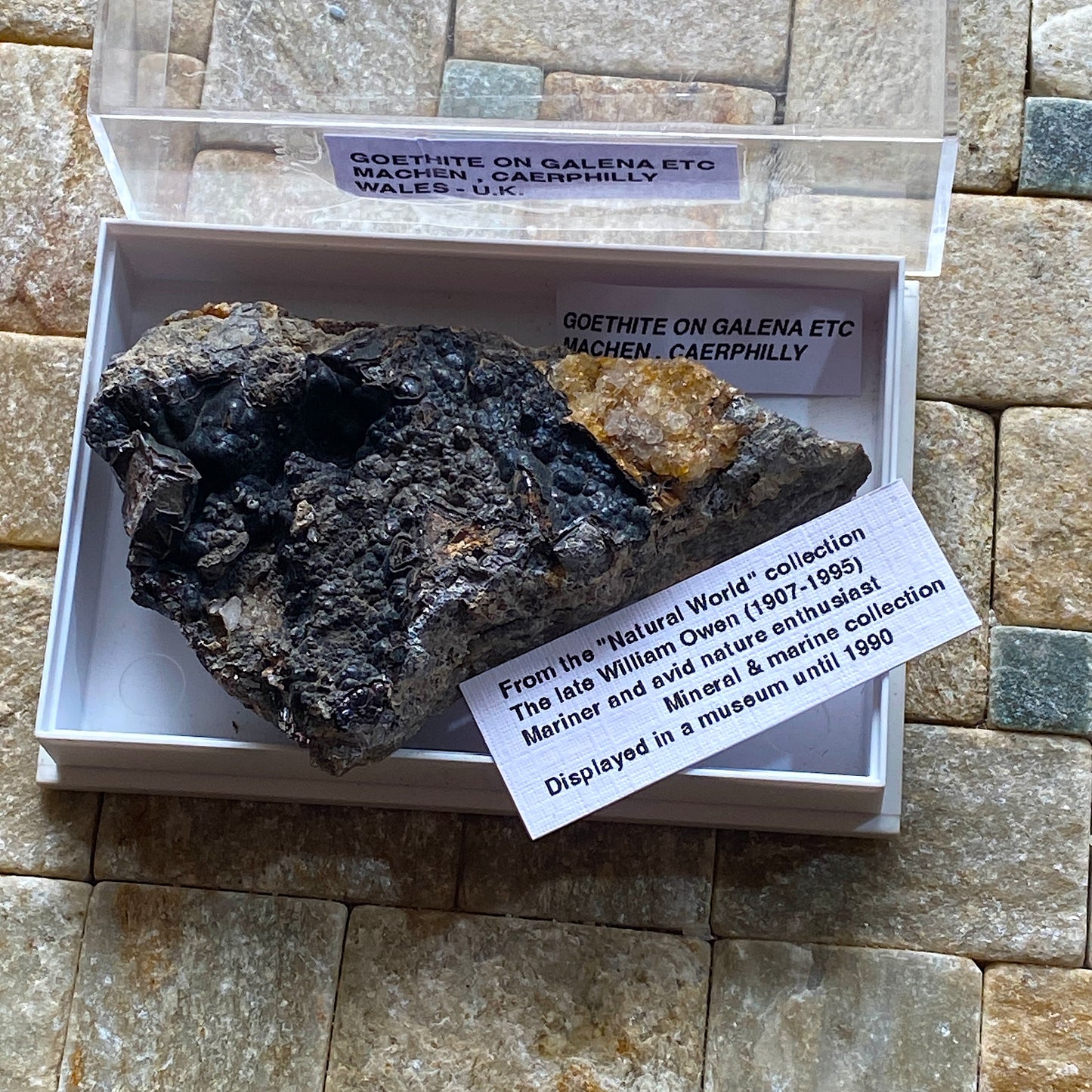 GOETHITE Y GALENA EN MATRIZ DE CAERPHILLY, GALES 92g MF313