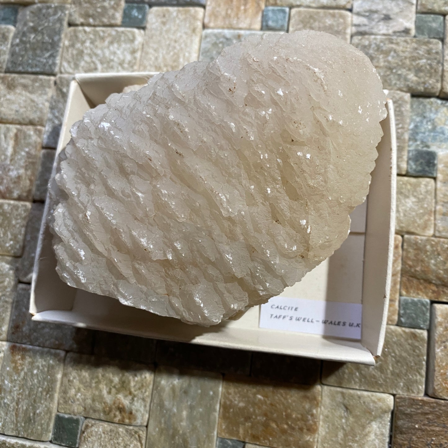 CALCITE CRYSTAL ASSEMBLAGE : TAFF'S WELL, PENTYRCH, WALES, U.K. 573g MF4621