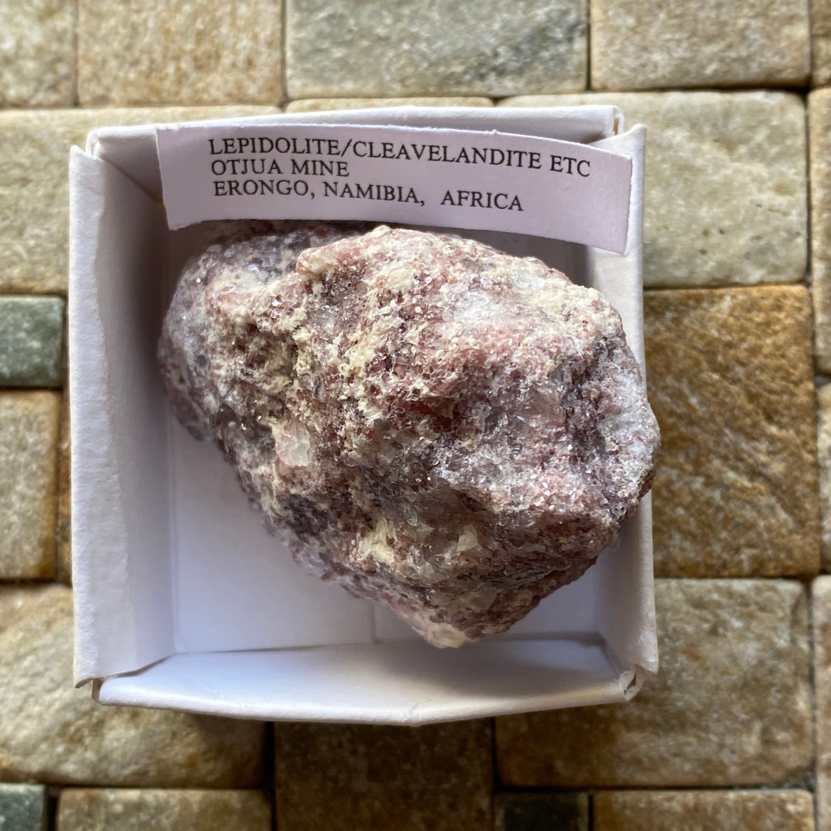 LEPIDOLITE MICA IN CLEAVELANDITE : OTJUA MINE, ERONGO, NAMIBIA. 84g MF5318