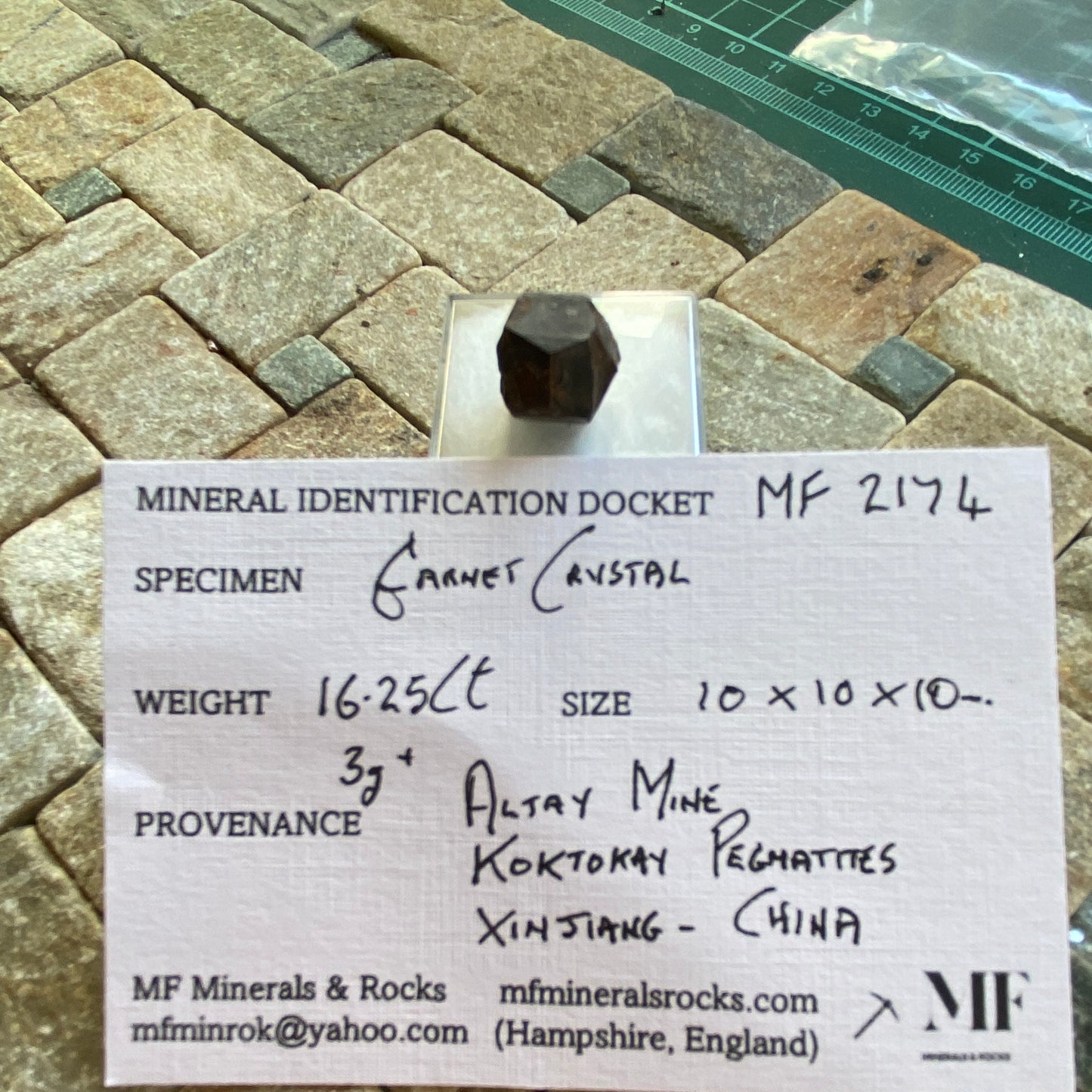 ALMANDINE GARNET CRYSTAL - KOKTOKAY PEGMATITES - XINJIANG, CHINA 3g MF2174
