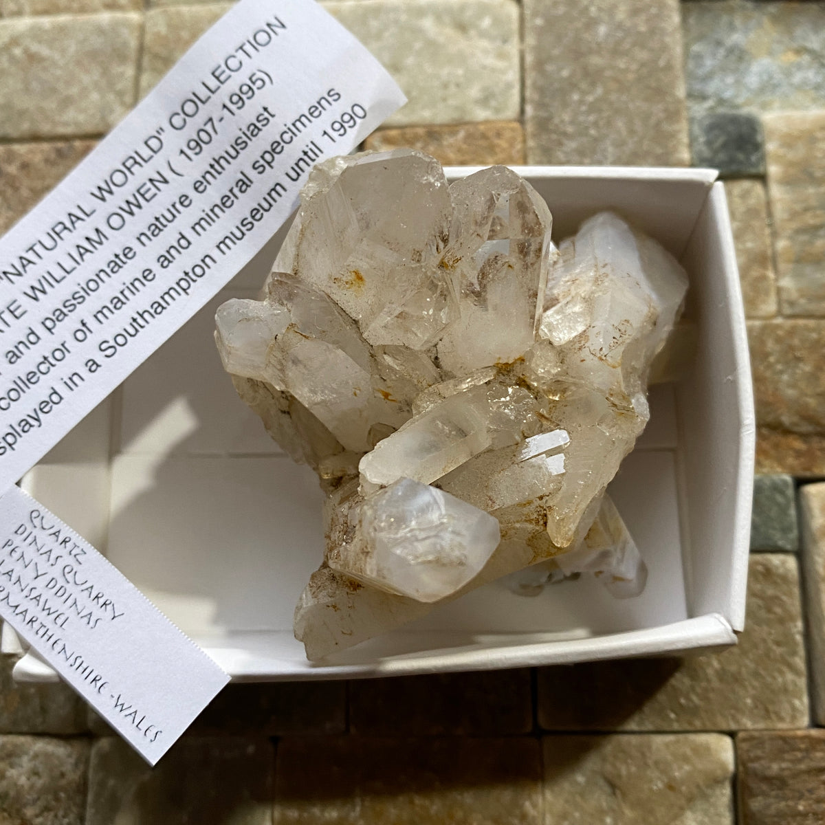 QUARTZ CRYSTAL ASSEMBLAGE : DINAS QUARRY, PEN Y DDINAS, LLANSAWEL, WALES 94g MF5369