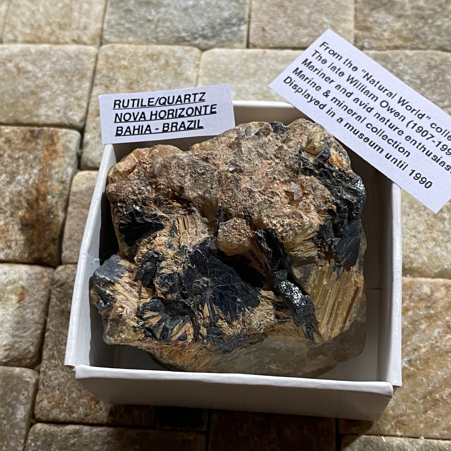 RUTILE : NOVA HORIZONTE, BAHIA, BRAZIL. 101g MF4690