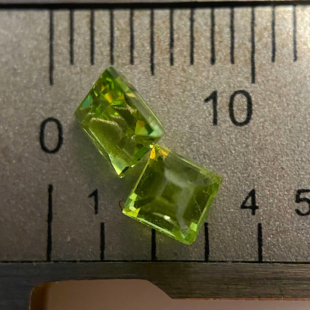RARE TSAVORITE GARNET PAIR : MERELANI HILLS, MANYARA, TANZANIA 0.78Ct MFG6001