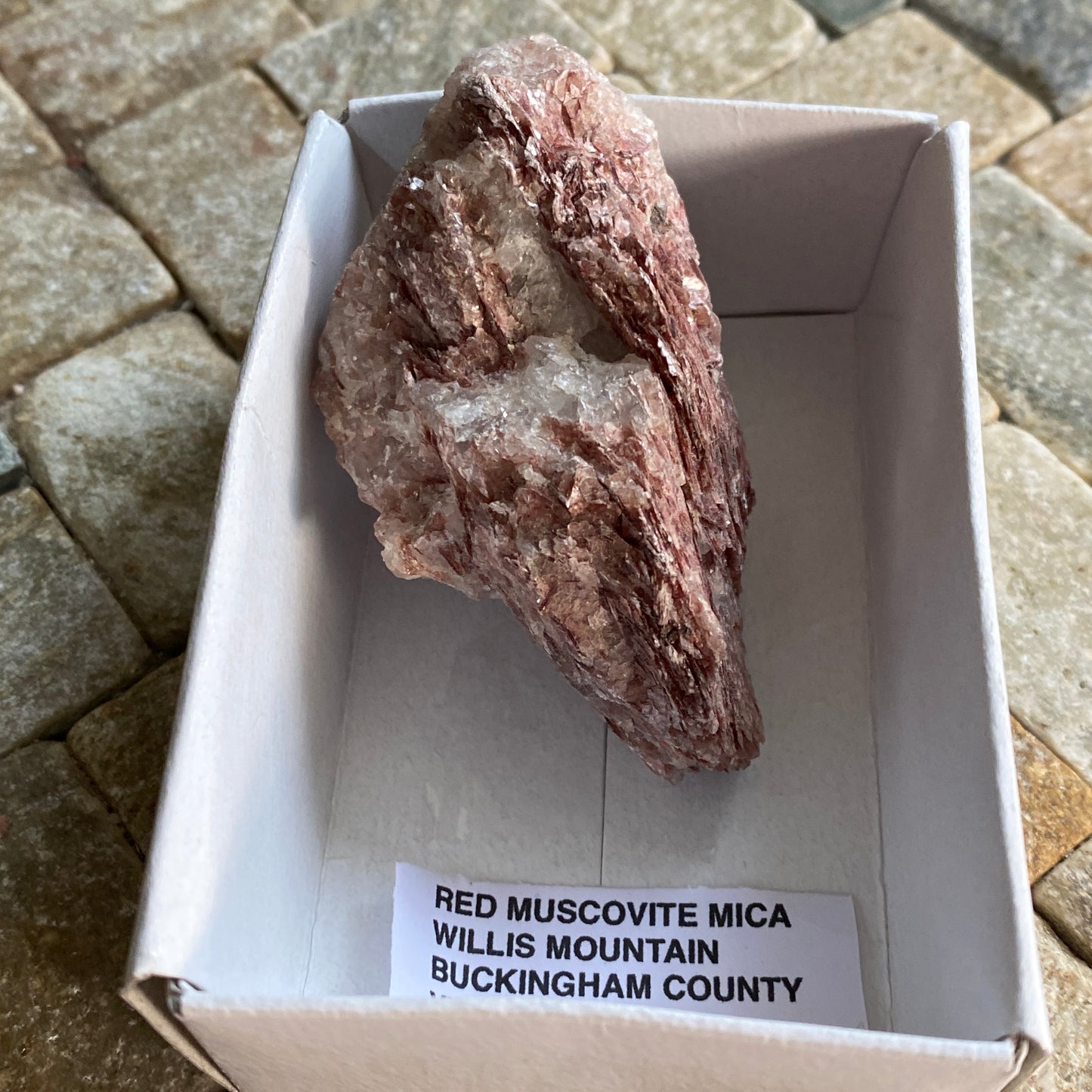 RED MUSCOVITE MICA - WILLIS MOUNTAIN, VIRGINIA, U.S.A. 51g. MF3832