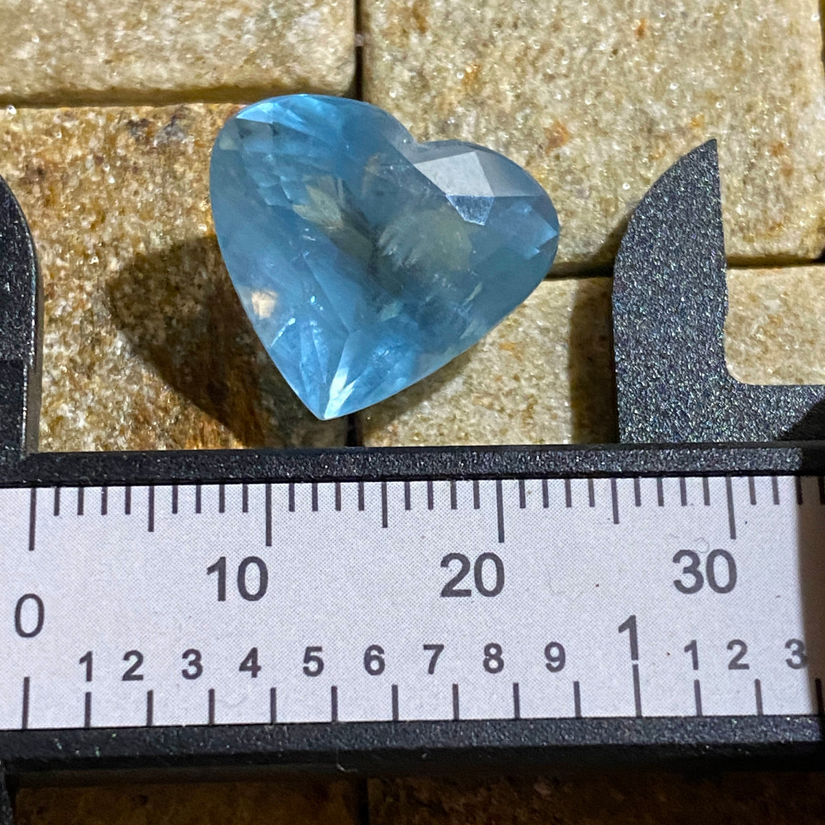 AQUAMARINE BERYL NATURAL GEMSTONE : SHENGUS, ROUNDU, PAKISTAN LARGE 10.70Ct. MFG6003
