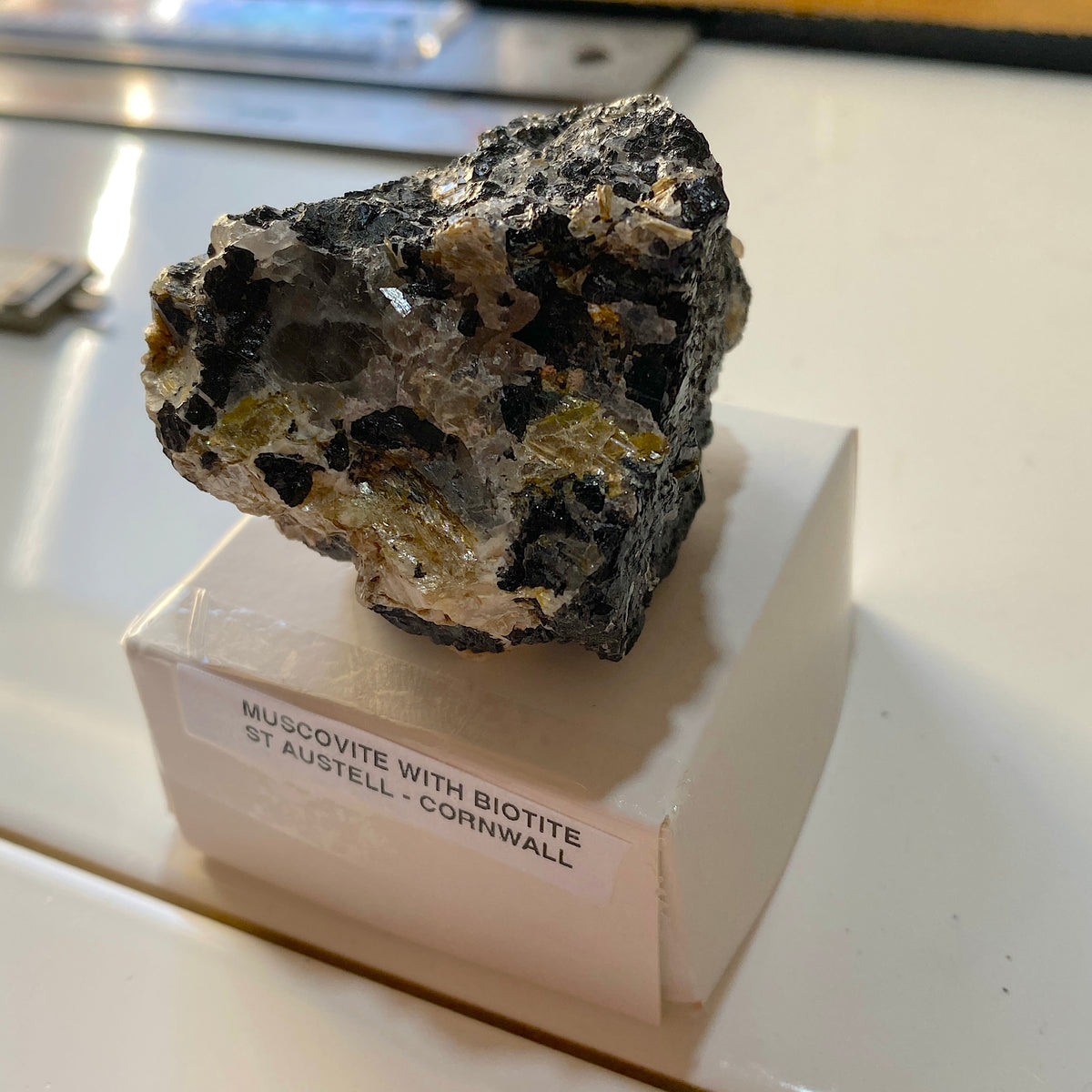 MUSCOVITE/BIOTITE : ST AUSTELL MINING DISTRICT, CORNWALL. 96g MF5411
