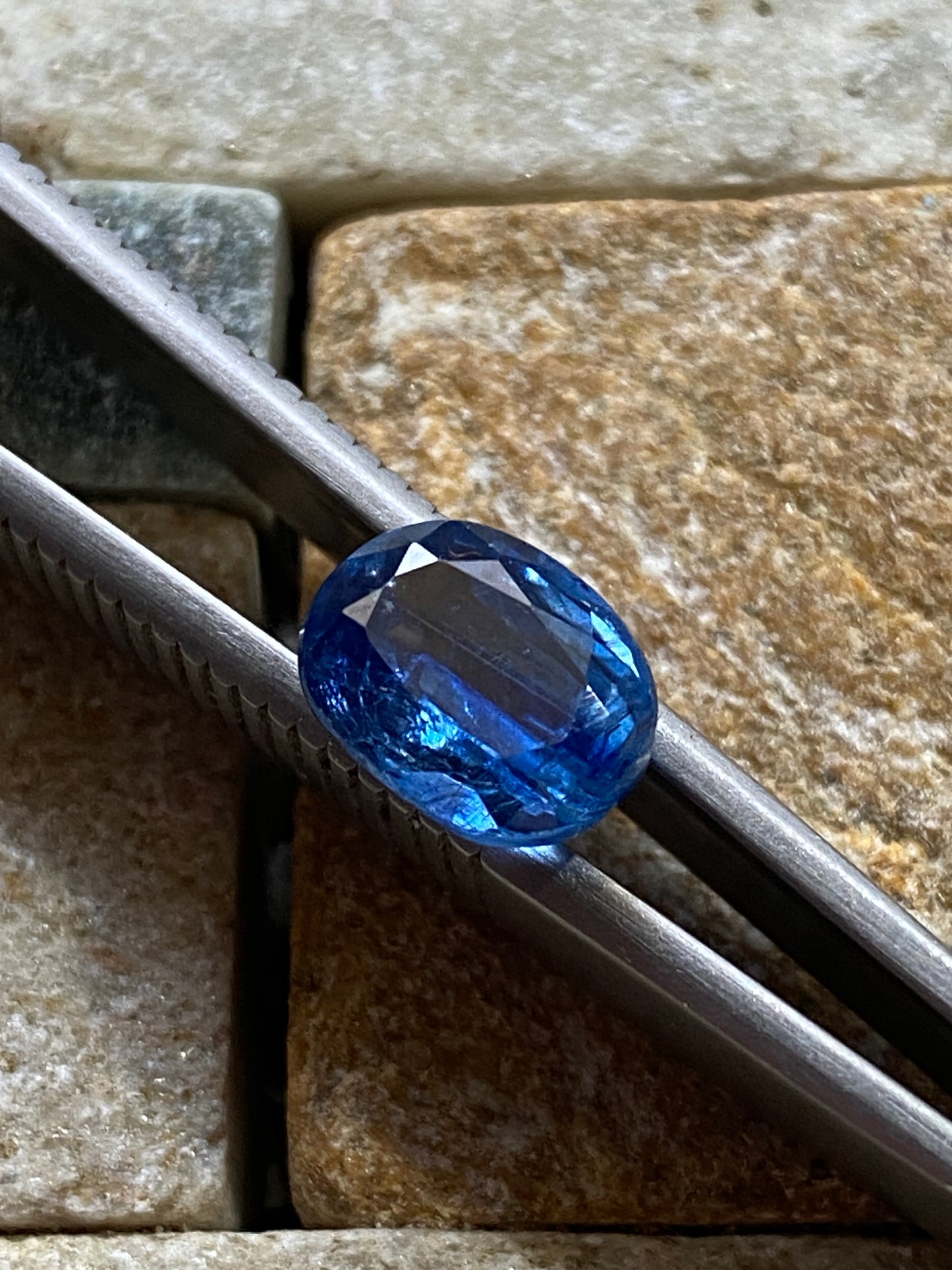 KYANITE GEMSTONE : KALI DANGAKI GORGE, MUSTANG DISTRICT, NEPAL 3.30Ct MFG4801