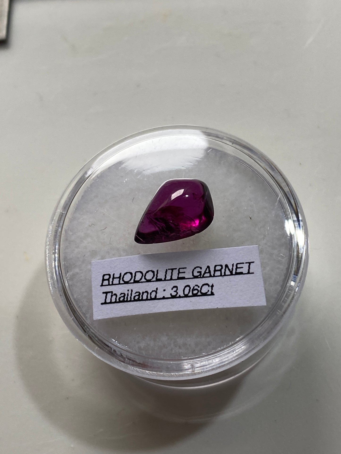 RHODOLITE GARNET GEMSTONE : TRAT PROVINCE, THAILAND 3.06Ct MFG4803