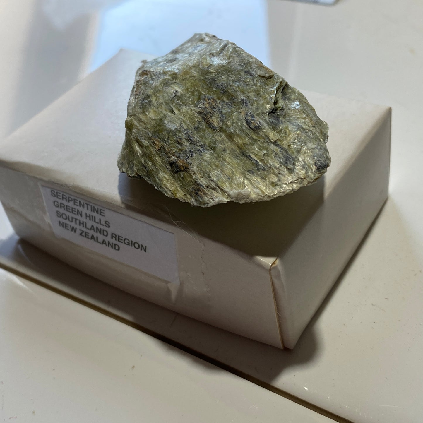 SERPENTINE - GREEN HILLS, SOUTHLAND REGION, NEW ZEALAND. 43g. MF4289