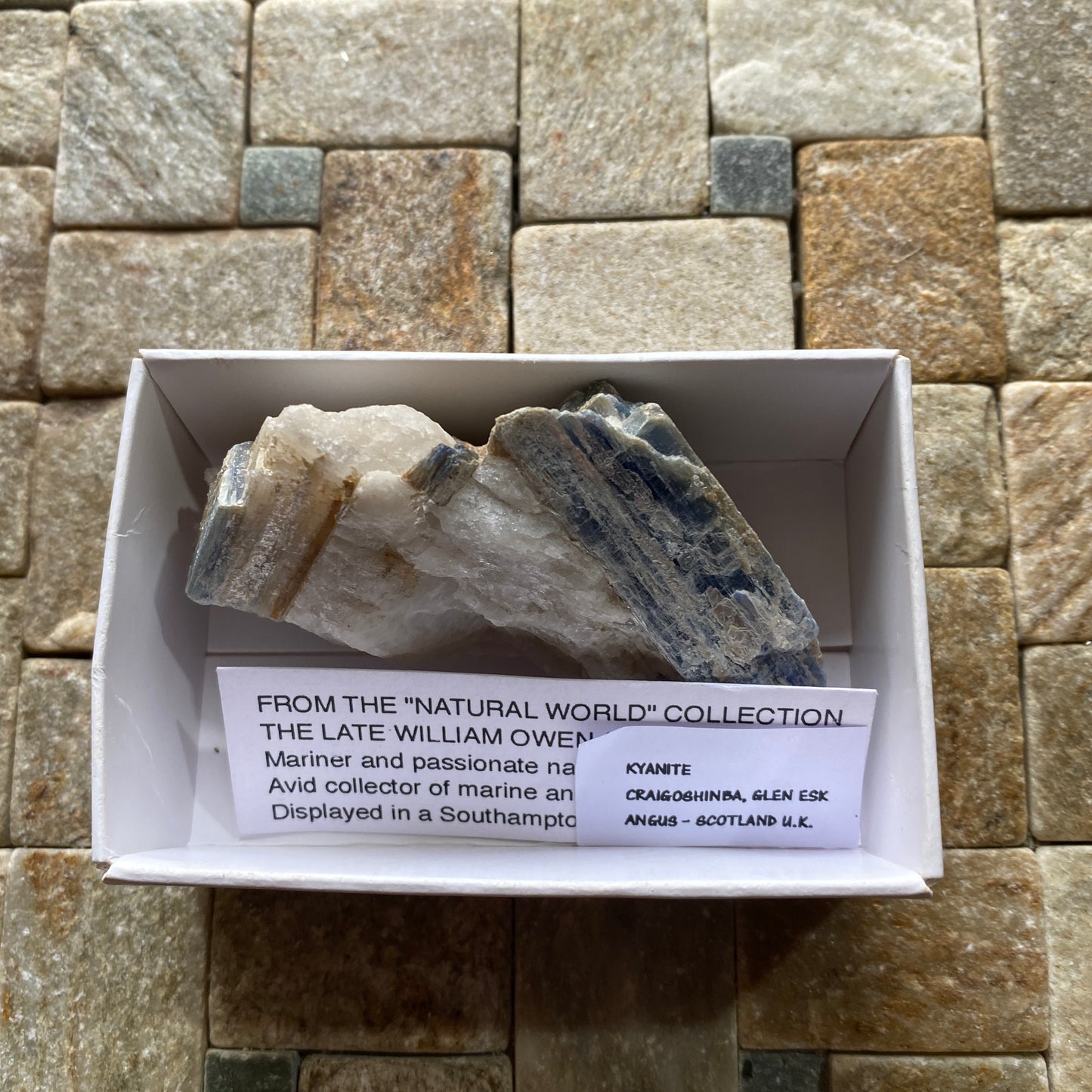 KYANITE - CRAIGOSHINA, GLEN ESK, ANGUS, SCOTLAND 70g MF9710