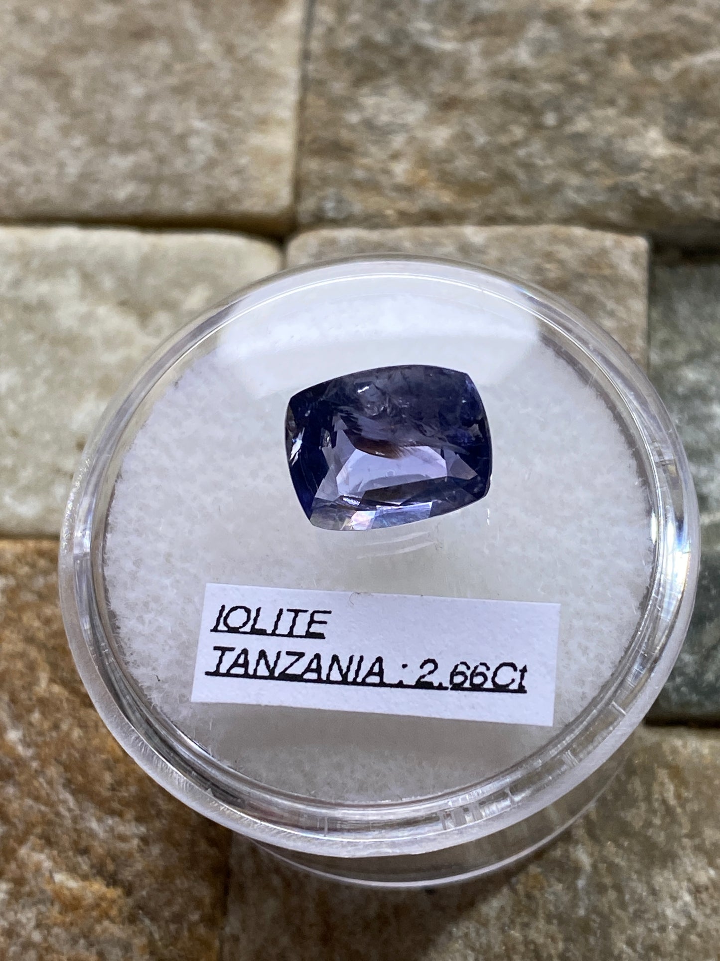 IOLITE NATURAL GEMSTONE : BABATI, MANYARA, TANZANIA. 2.66Ct. MFG4818