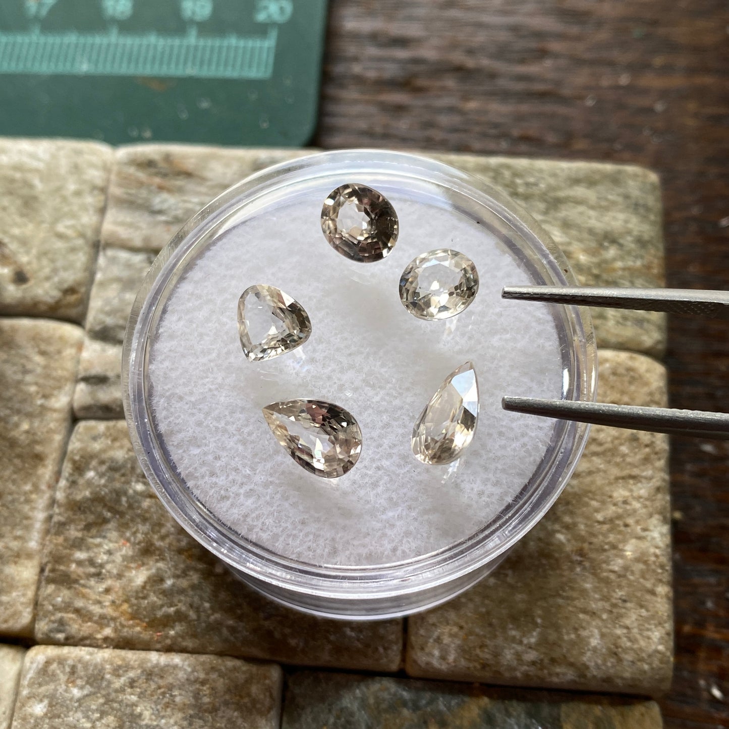 ZIRCON NATURAL GEMSTONES x 5 - PAILIN DISTRICT, CAMBODIA, ASIA 6.76CT MFG5226