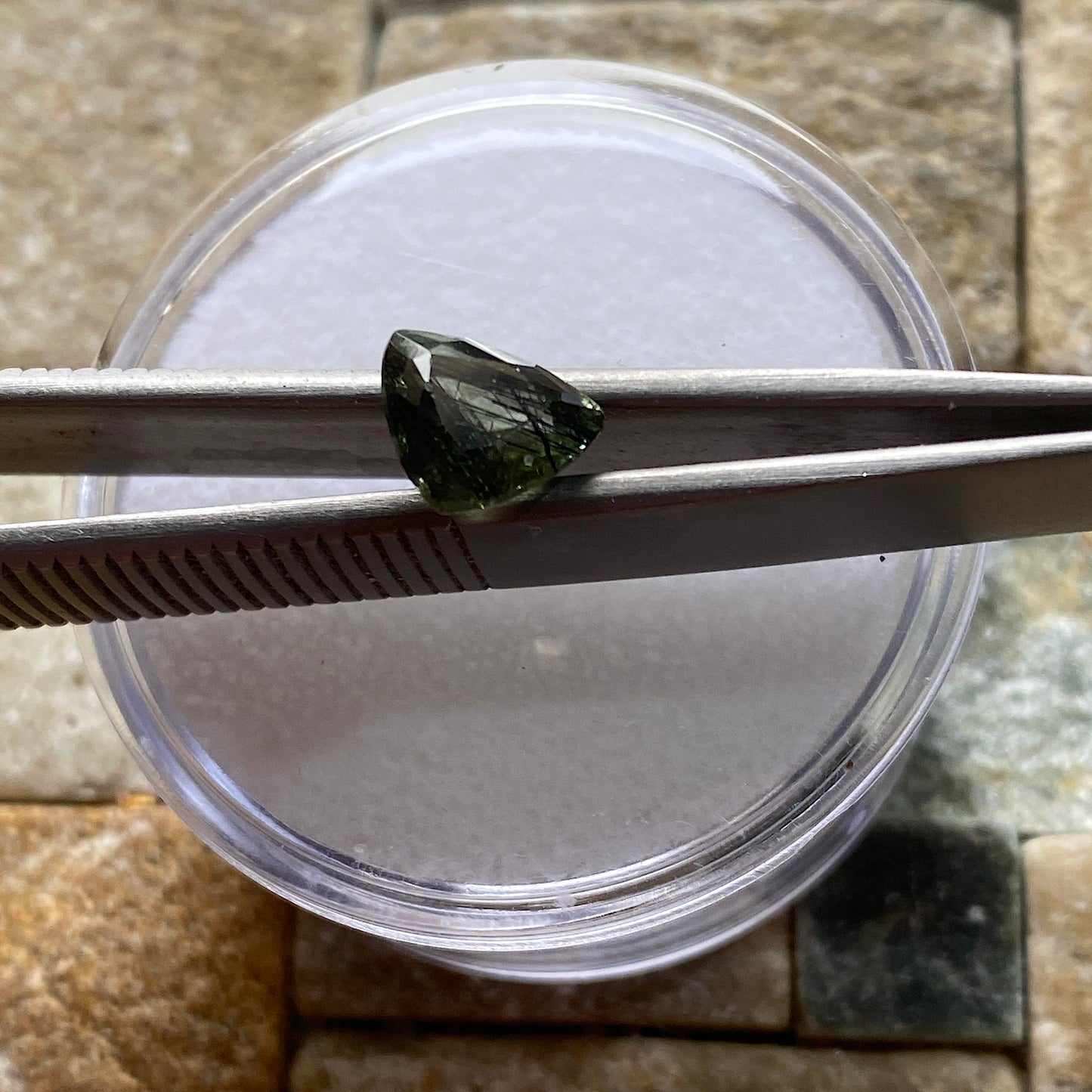PERIDOT NATURAL GEMSTONE WITH RUTILE - KAGHAM VALLEY, PAKISTAN 1.64Ct MFG5231