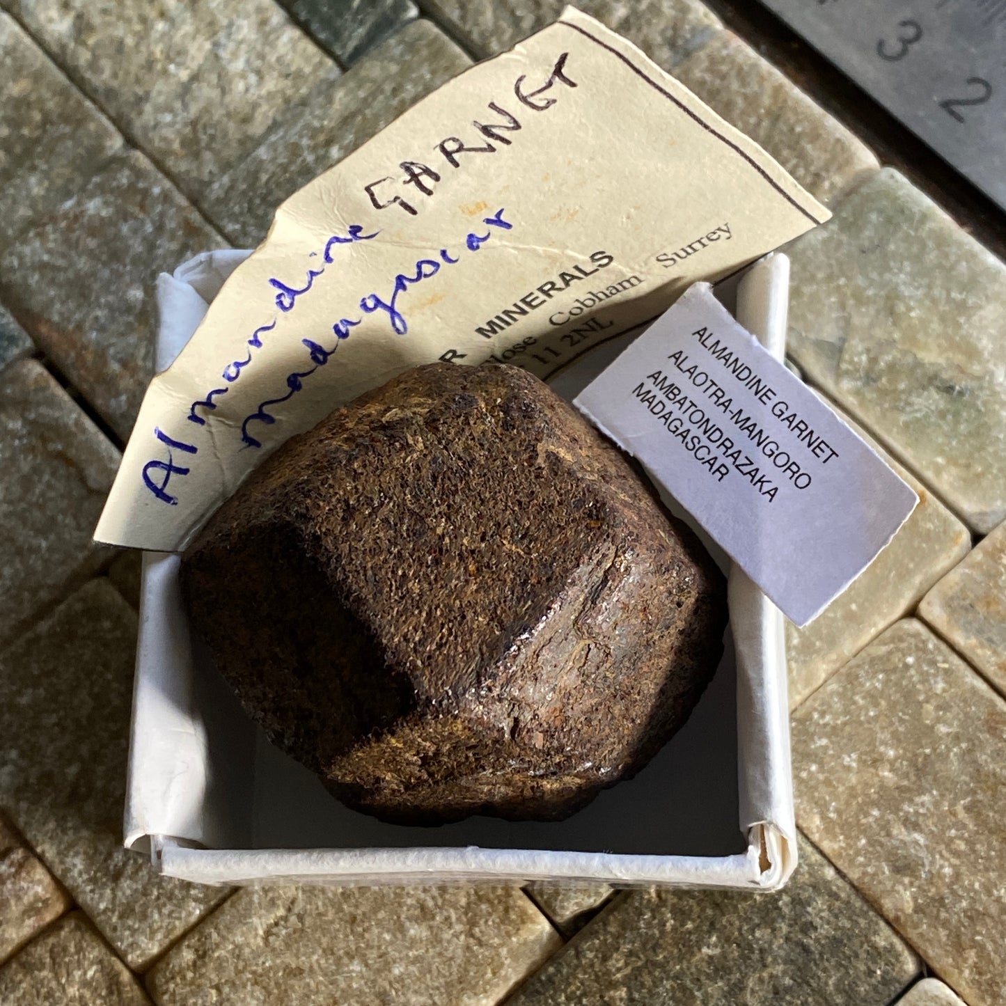 ALMANDINE GARNET SINGULAR CRYSTAL, MAGAGASCAR. HEAVY 125g MF1563