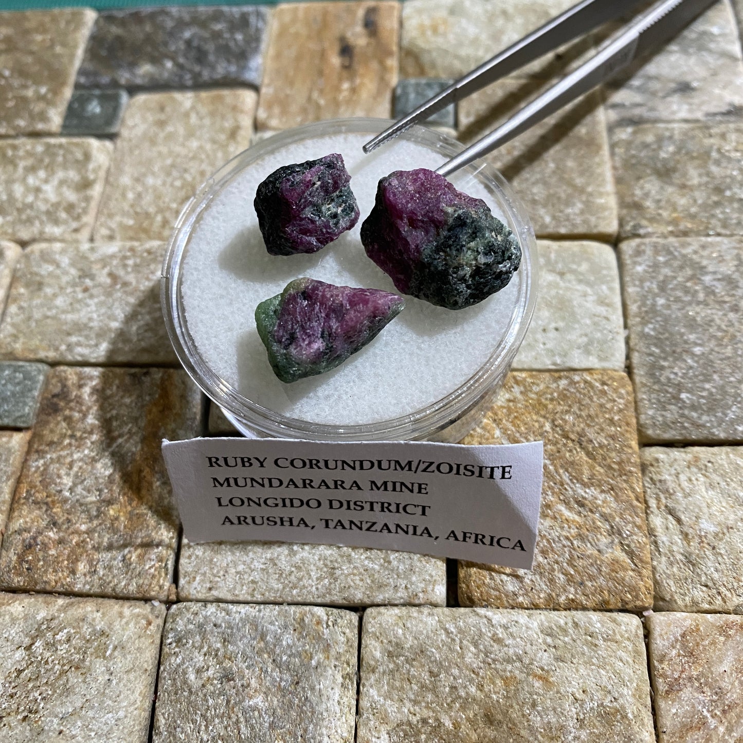 RUBY CORUNDUM WITH ZOISITE - MUNDARARA MINE, ARUSHA, TANZANIA 8g. MF4313