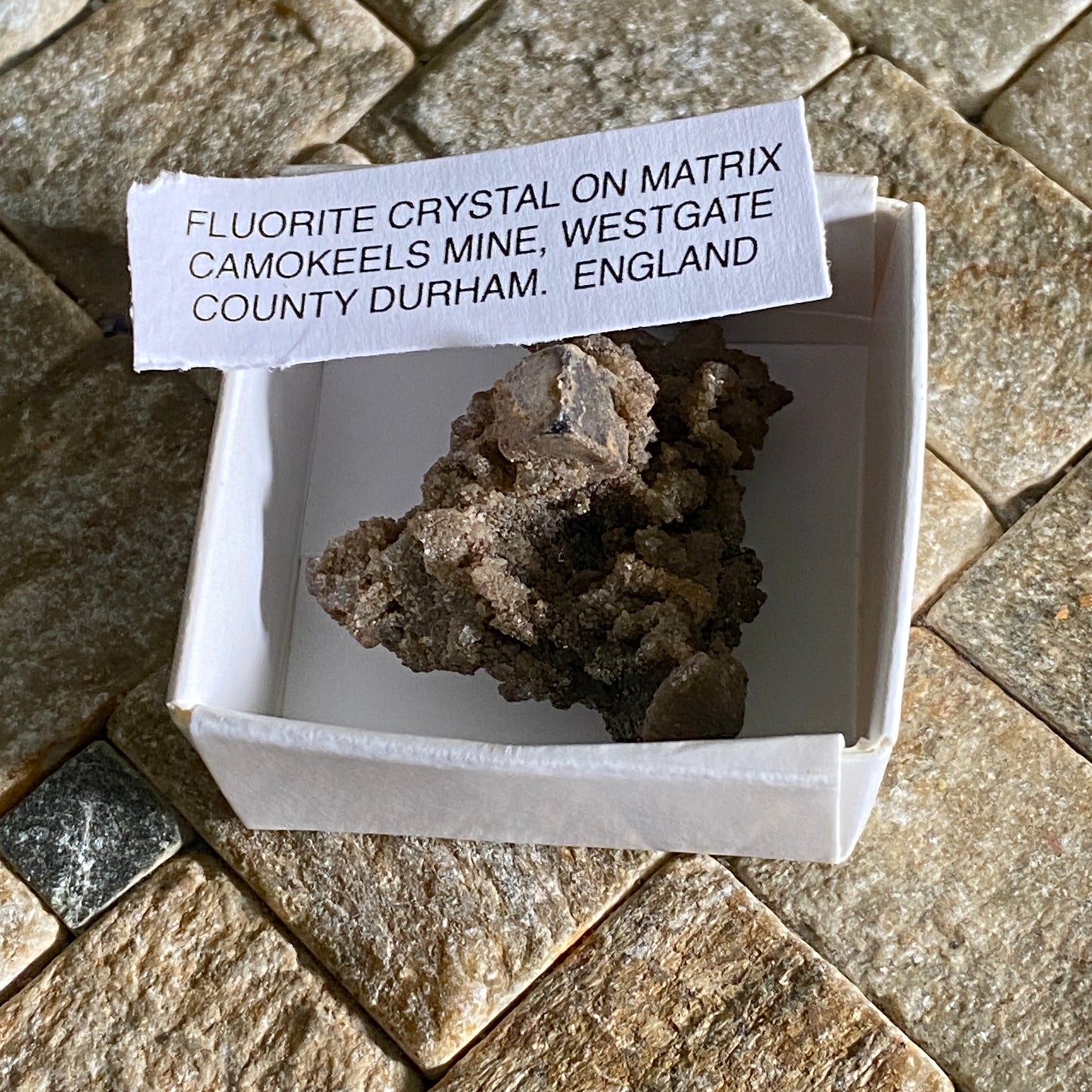 FLUORITE CRYSTAL ON QUARTZ MATRIX, CAMOKEELS MINE, CO DURHAM. 9g MF1566