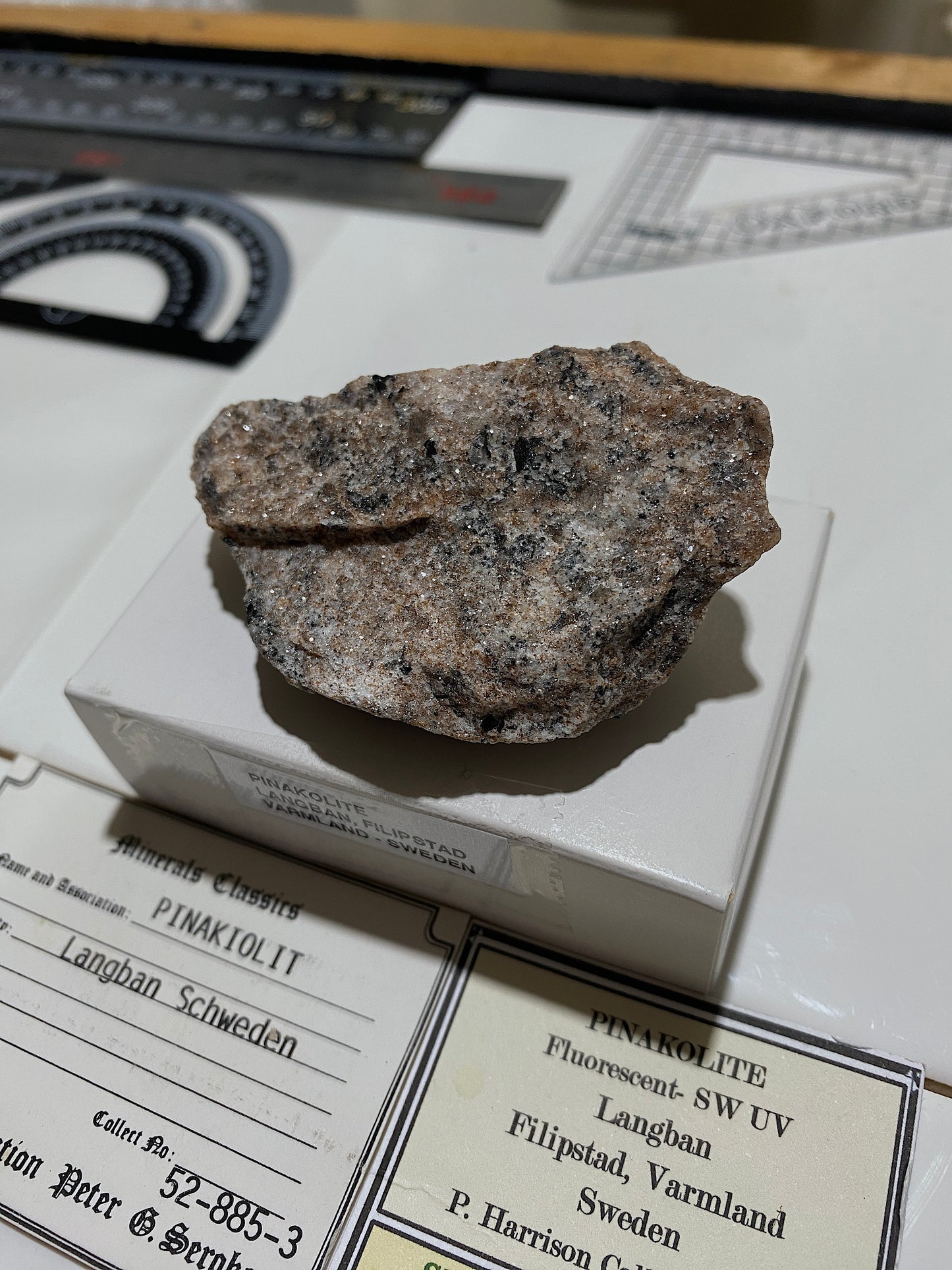 PINAKOLITE : LANGBAN, FILIPSTAD,VARMLAND, SWEDEN 60g MF4834