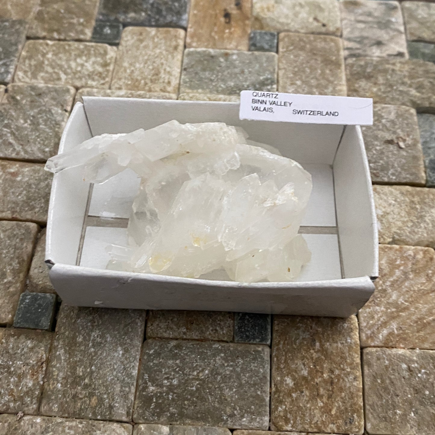 FASCINATING QUARTZ CRYSTAL ASSEMBLAGE - BINN VALLEY, SWITZERLAND 68g. MF4321