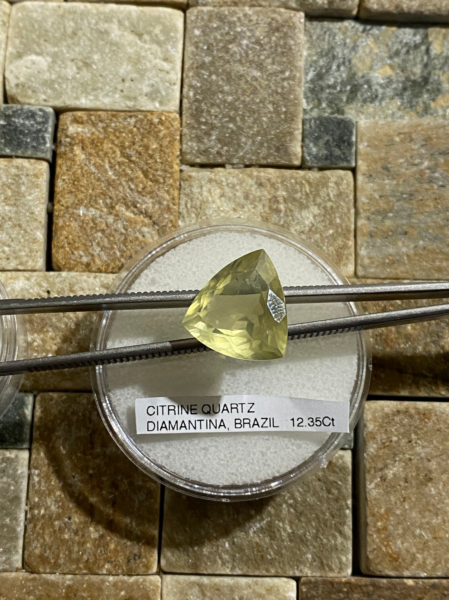 CITRINE QUARTZ NATURAL GEMSTONE : DIAMANTINA, MINAS GERAIS, BRAZIL 12.35Ct MFG4856