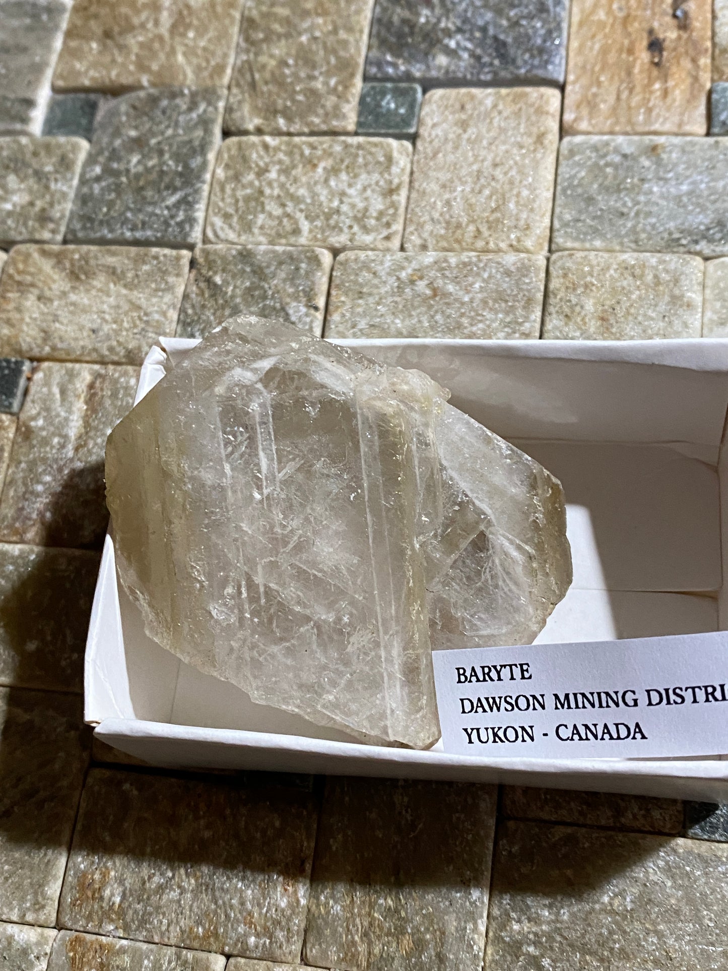 BARYTE : DAWSON MINING DISTRICT, THE YUKON, CANADA 135g. MF4749