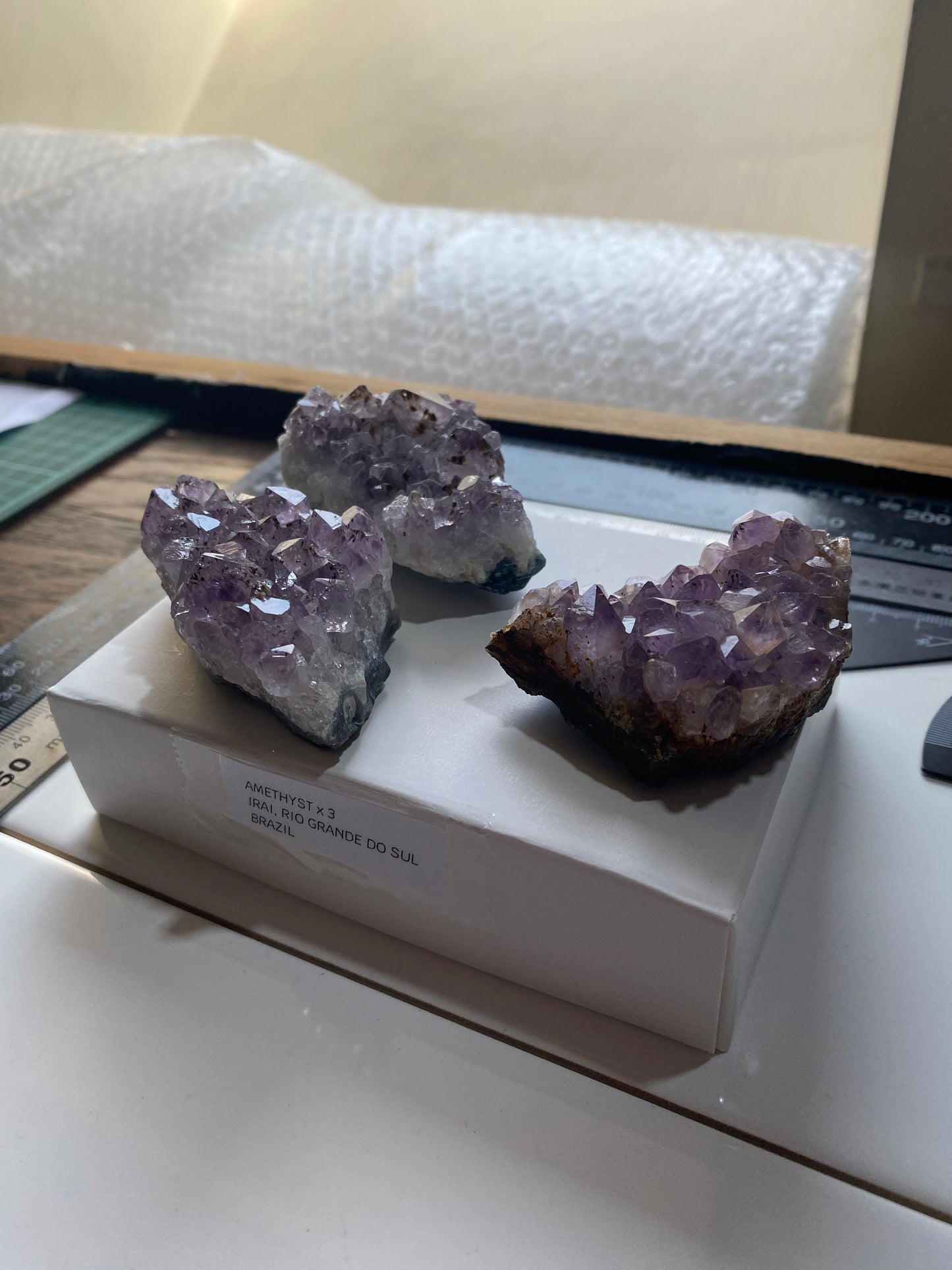 AMETHYST x 3 : IRAI, RIO GRANDE DO SUL, BRAZIL 260g. MF4754