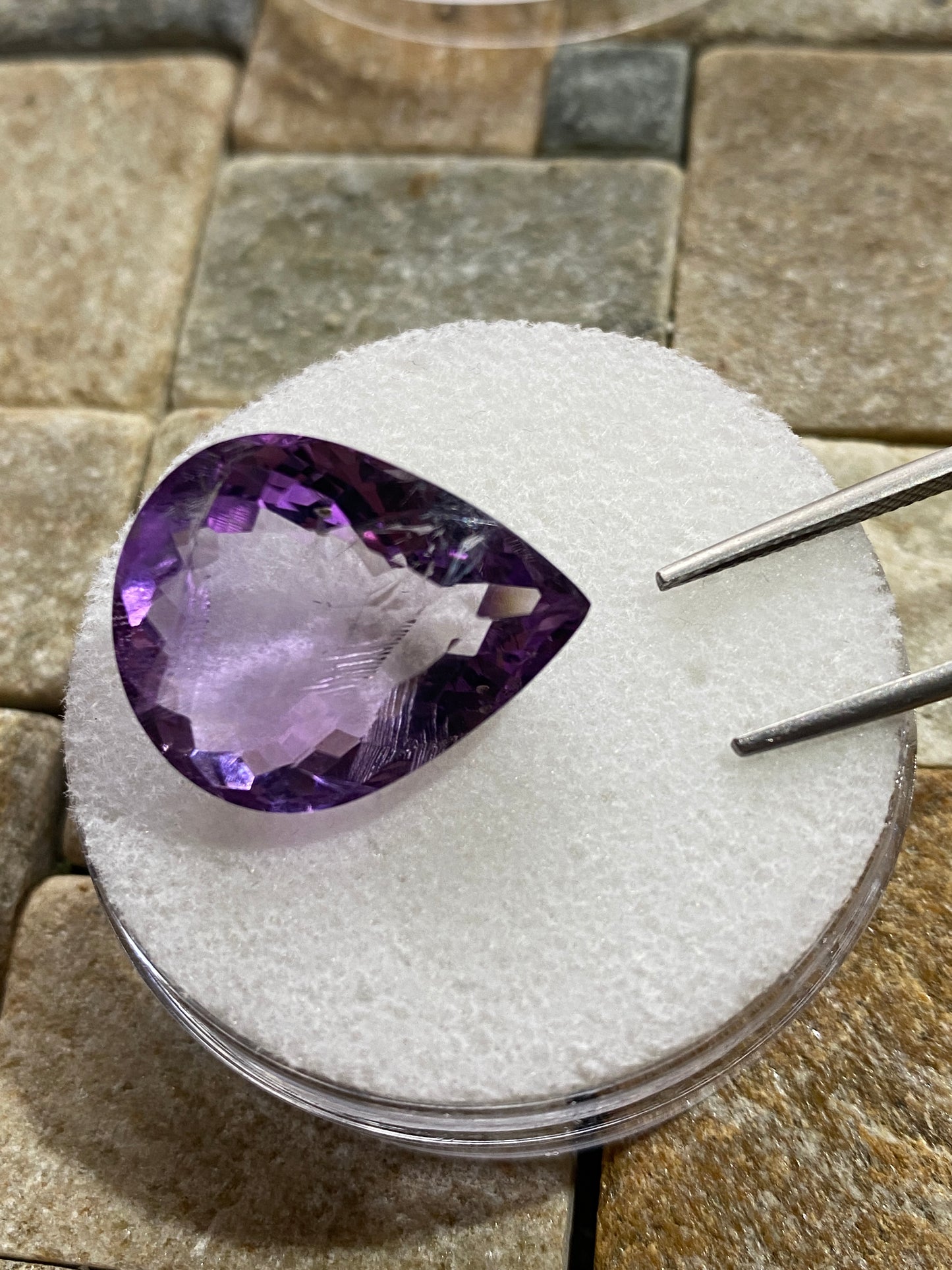 AMETHYST NATURAL GEMSTONE : GALILEIA, MINAS GERAIS, BRAZIL 20.30Ct MFG4878