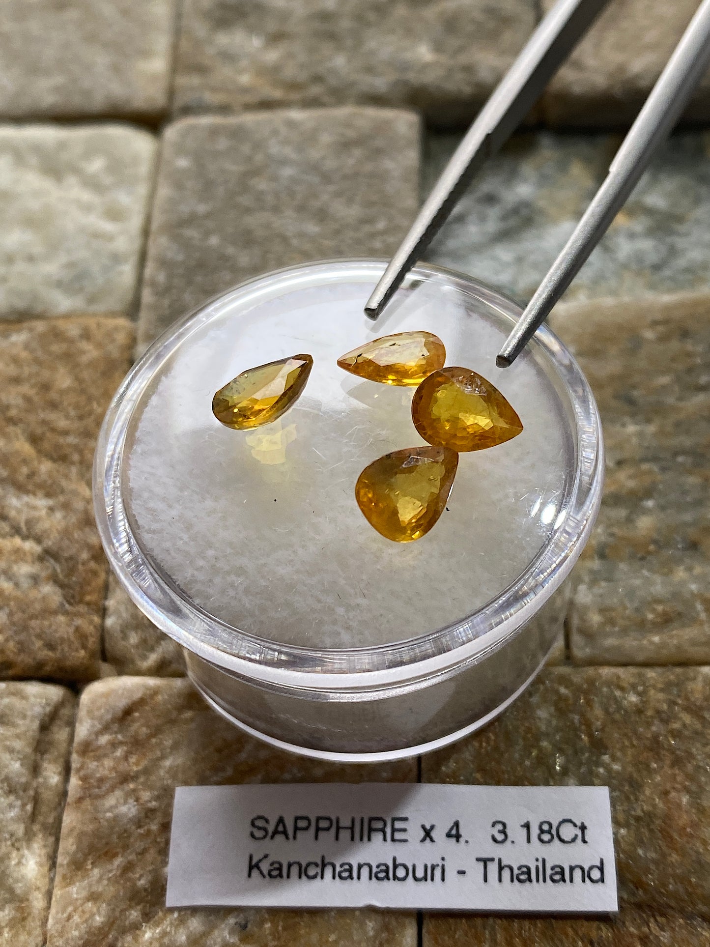 SAPPHIRE NATURAL GEMSTONES x 4 : KANCHANABURI, THAILAND 3.18Ct. MFG4879
