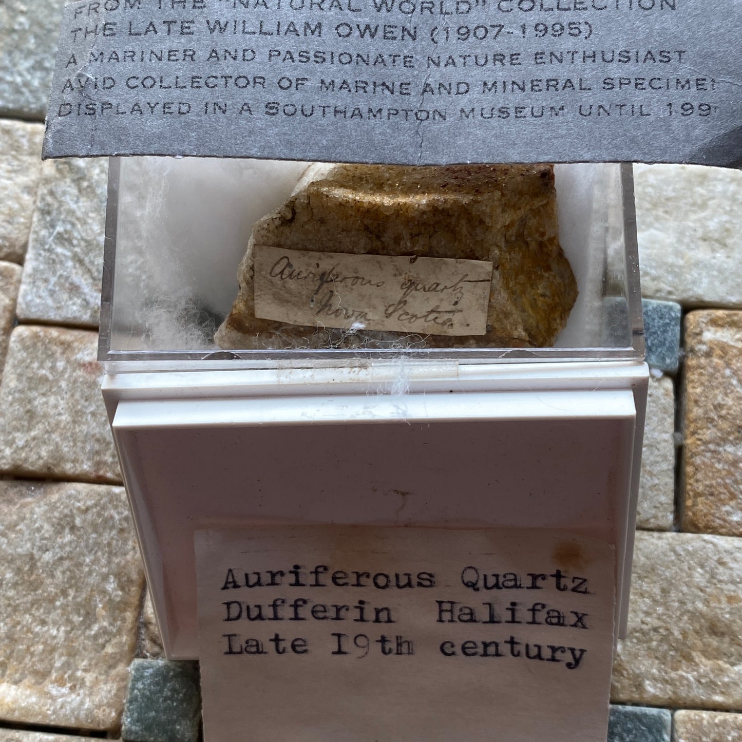 AURIFEROUS QUARTZ HISTORICAL SPECIMEN FROM DUFFERIN MINE, NOVA SCOTIA, CANADA. 33g MF4342