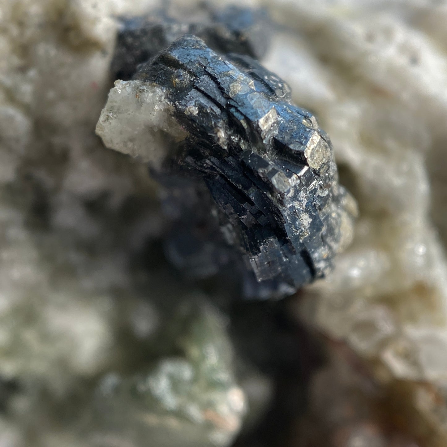 HEMATITE/RUTILE ETC ON GRANODIORITE, TORMIQ VALLEY, PAKISTAN 265g MF1635