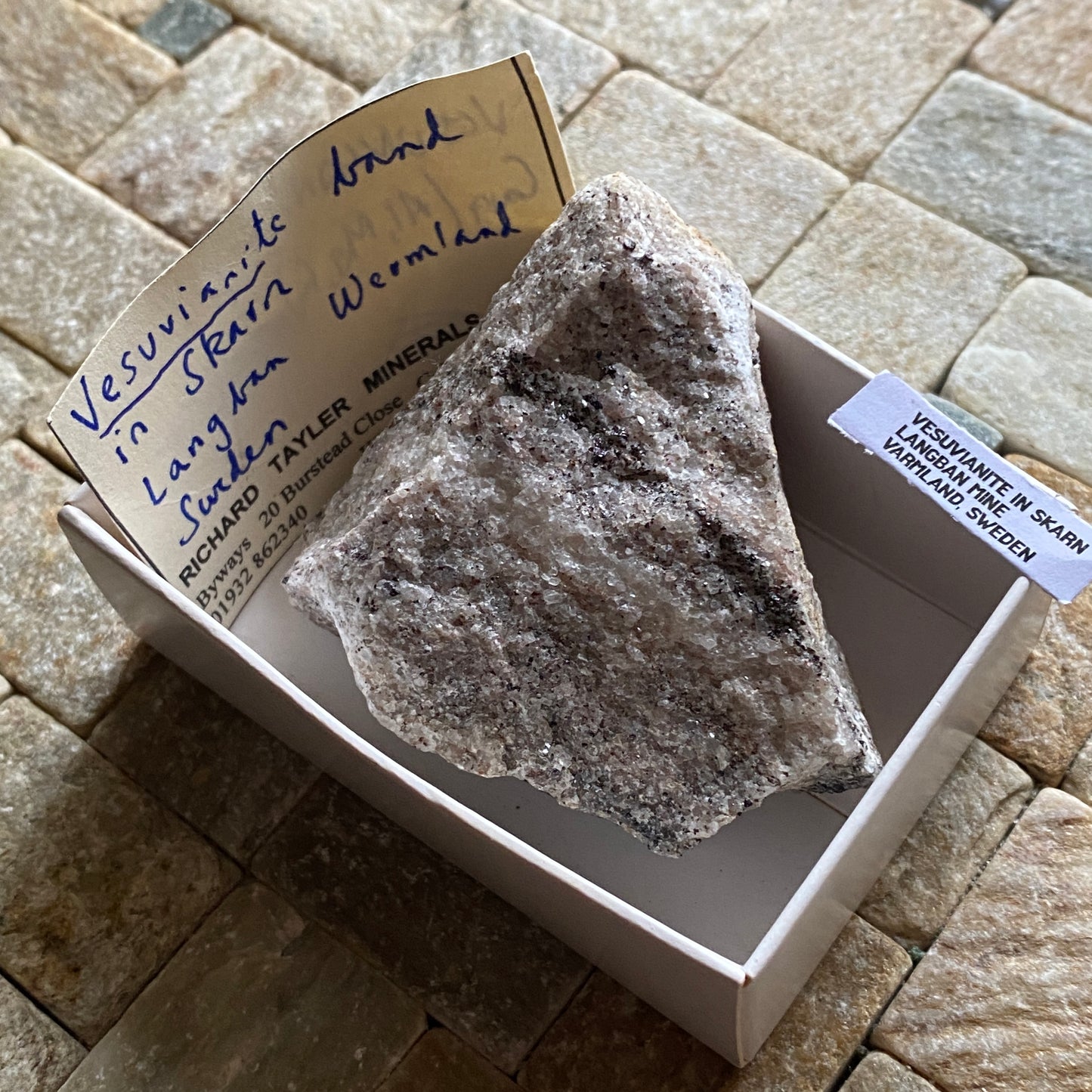 VESUVIANITE DARK BAND IN SKARN - LANGBAN MINE, VARMLAND, SWEDEN 132g MF4344