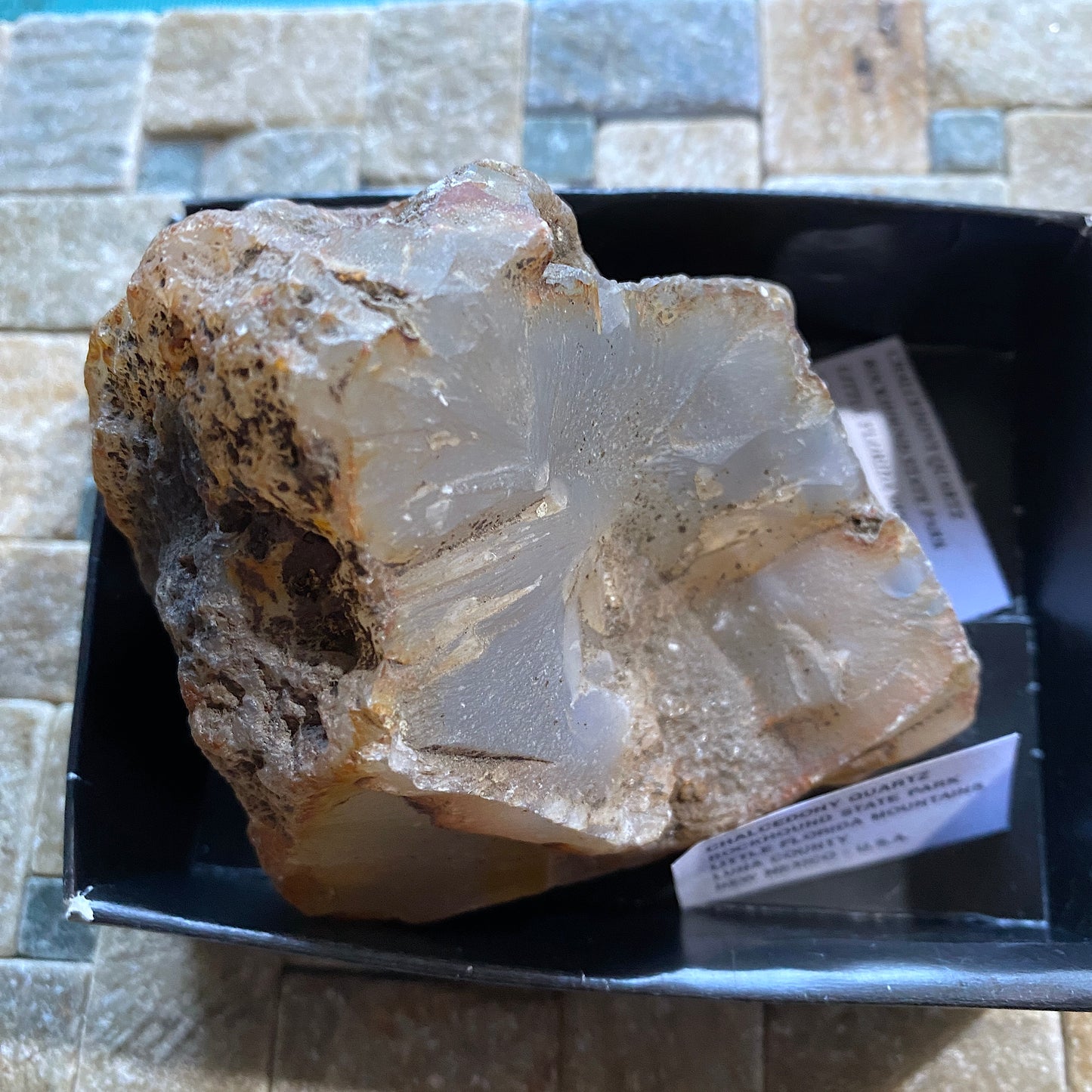 CHALCEDONY MICROCRYSTALLINE QUARTZ - ROCKHOUND STATE PARK, NEW MEXICO U.S.A. 400g MF1115