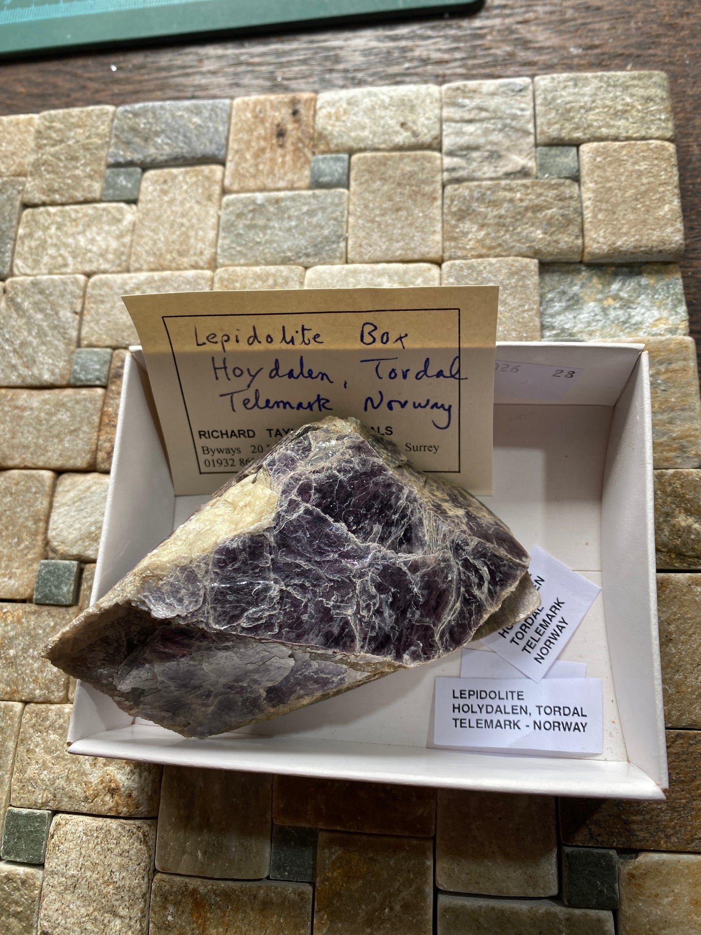 LEPIDOLITE MICA : HOLYDALEN, TORDAL, TELEMARK, NORWAY 168g MF4874