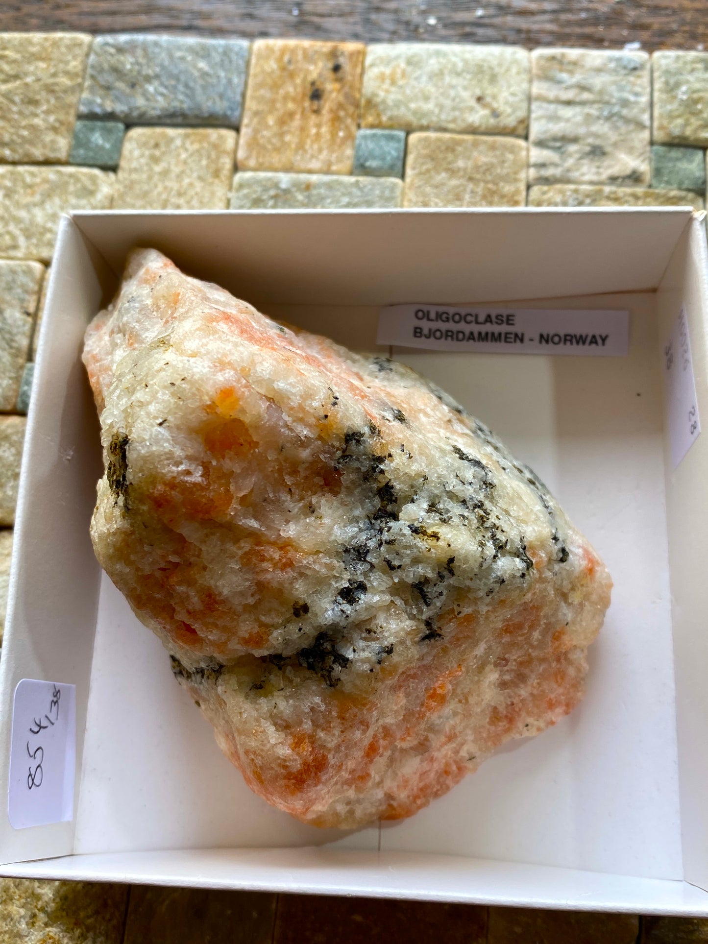 OLIGOCLASE FELDSPAR : BJORAM SUNSTONE QUARRY, BAMBLE NORWAY. 351g MF4876