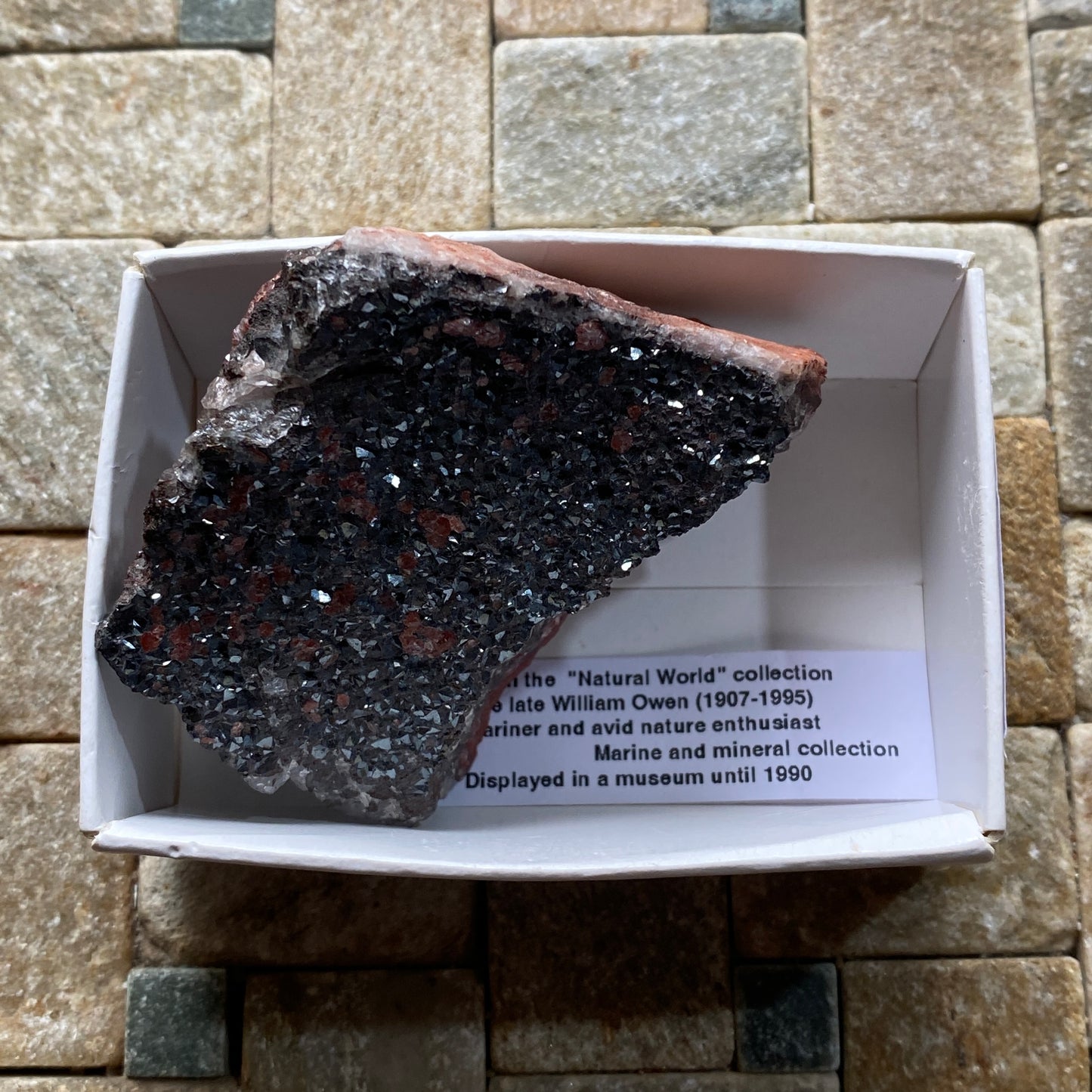 HEMATITE UNUSUAL SPECIMEN FROM ULLCOATS MINE, CUMBRIA 92g MF1196