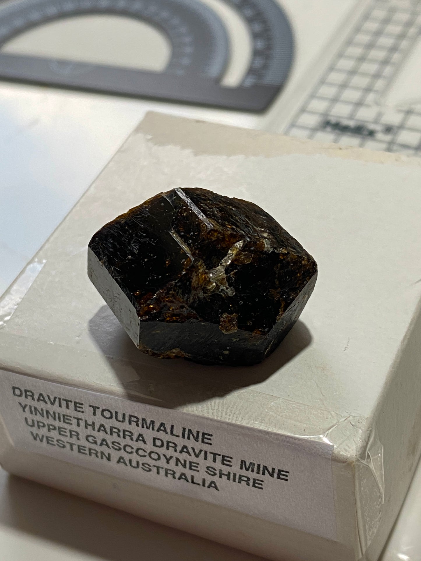 DRAVITE TOURMALINE : YINNIETHARRA DRAVITE MINE, WESTERN AUSTRALIA. 12g MF4918