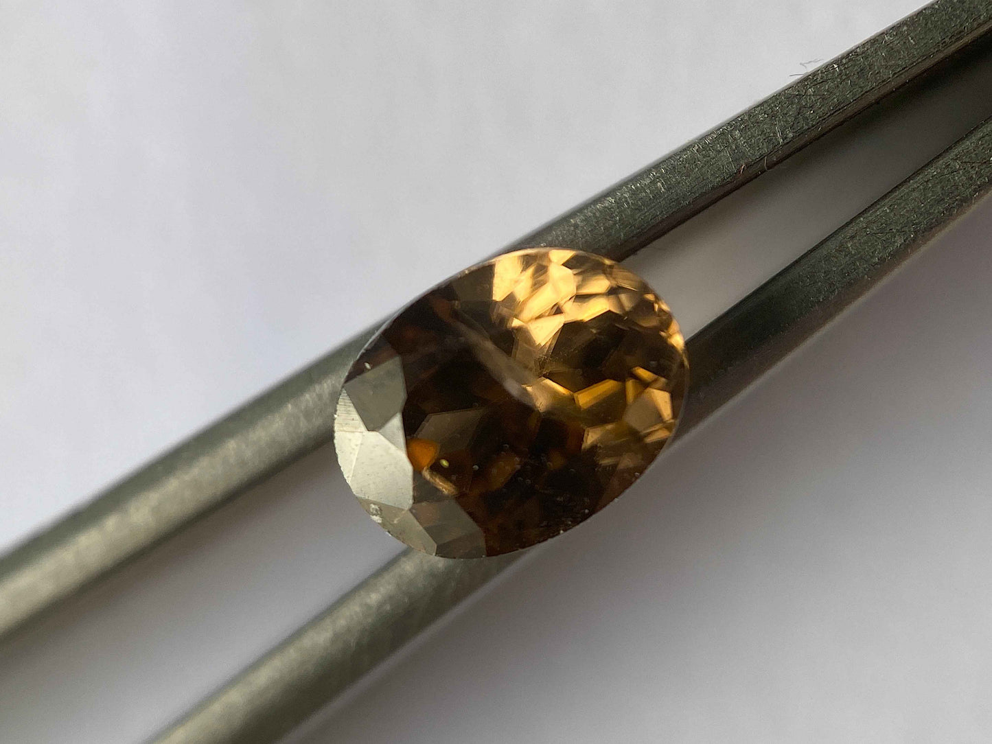 ZIRCON NATURAL MINED GEMSTONE : MOGOK, PWIN-Oo-LWIN, MANDALAY, MYANMAR 1.40Ct MFG4892