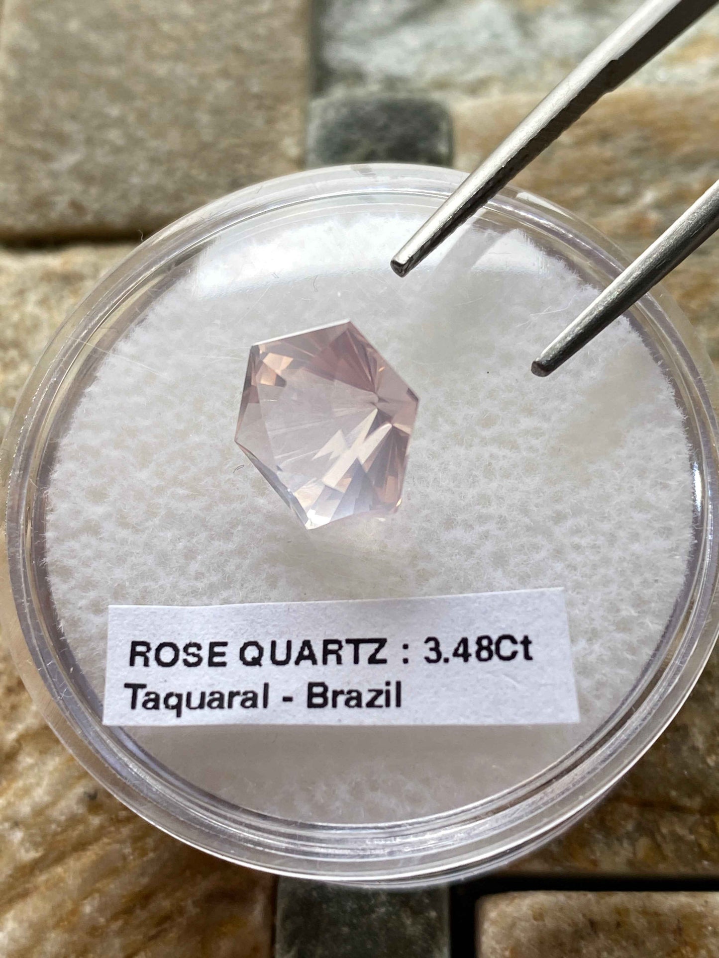 ROSE QUARTZ NATURAL GEMSTONE : TAQUARAL, MINAS GERAIS, BRAZIL 3.48Ct MFG4940