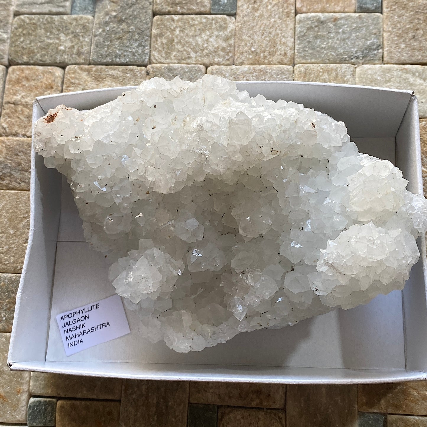 APOPHYLLITE CRYSTAL ASSEMBLAGE FROM NASHIK. MAHARASHTRA, INDIA 480g MF3733