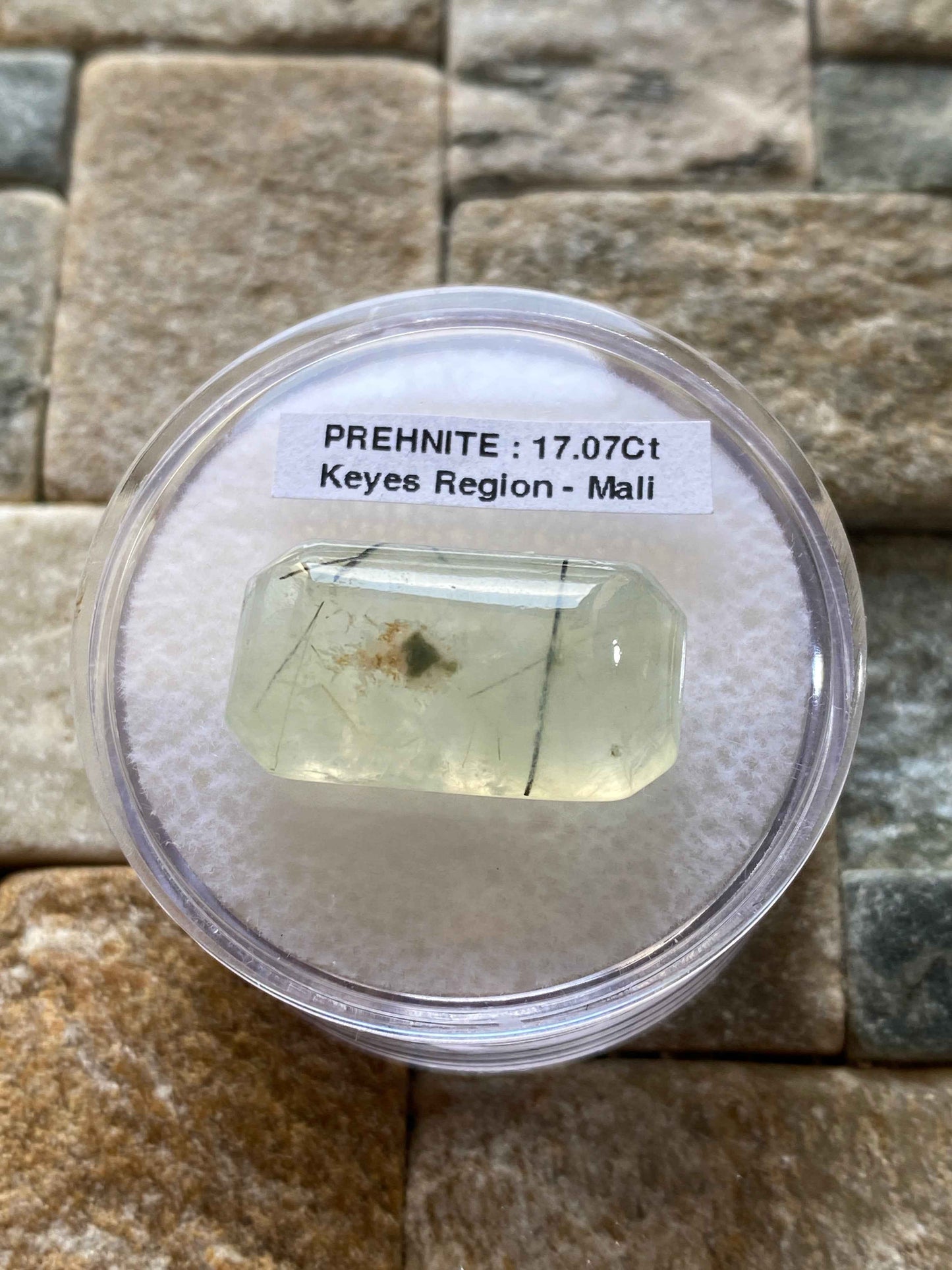 PREHNITE NATURAL GEMSTONE : KEYES REGION, MALI. AFRICA 17.07Ct MFG4923