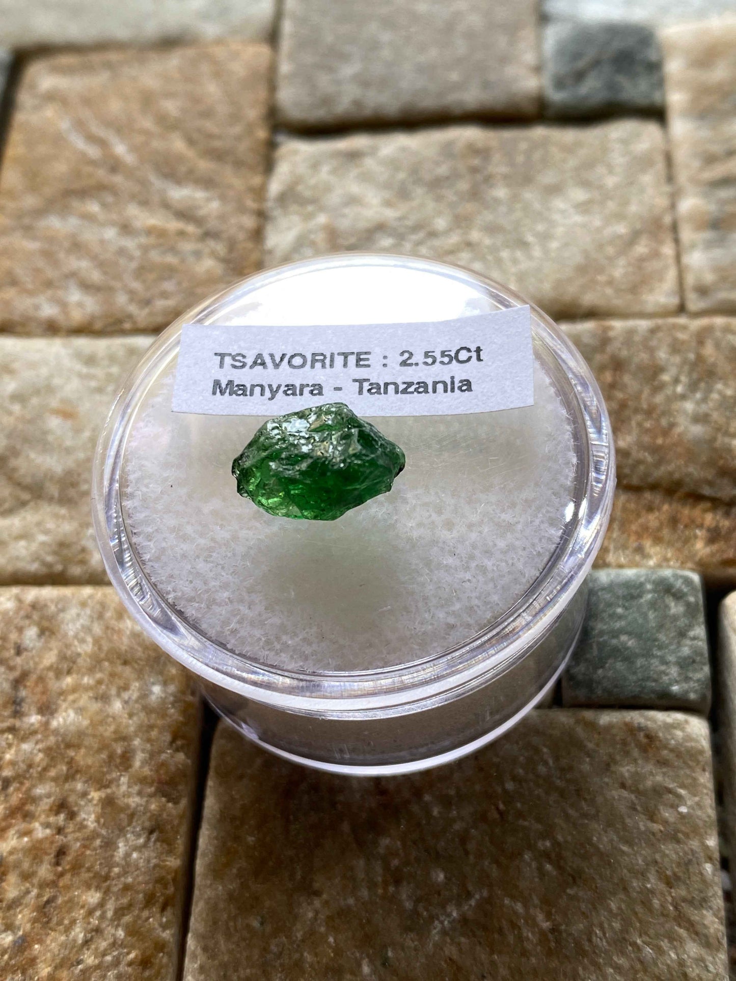 TSAVORITE ROUGH NATURAL GEMSTONE : MERALANI HILLS, MANYARA, TANZANIA 2.55Ct MFG4924