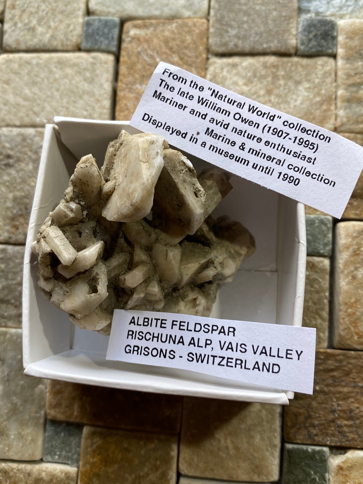 ALBITE FELDSPAR : RISCHUNA ALP, VAIS VALLEY, GRISONS, SWITZERLAND 28g MF4974